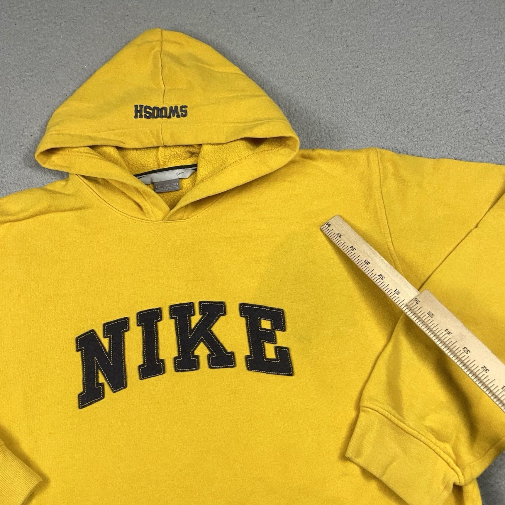 Nike VINTAGE Nike Hoodie Adult XL Yellow Embroidered Swoosh 90s Sweatshirt Pullover Mens Size US XL / EU 56 / 4 - 7 Thumbnail