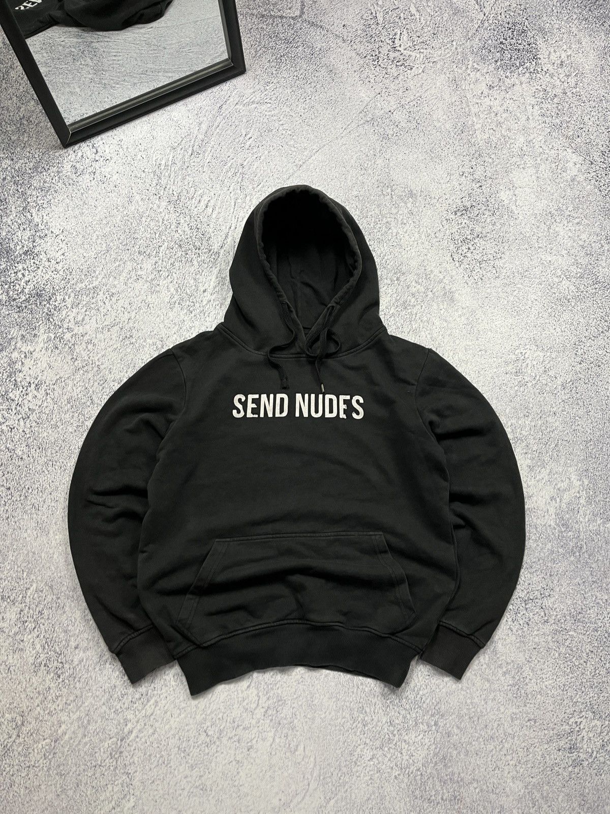Japanese Brand Vintage Y2K Send Nudes Distressed Faded Humor Graphic Hoodie Size US S / EU 44-46 / 1 - 1 Thumbnail
