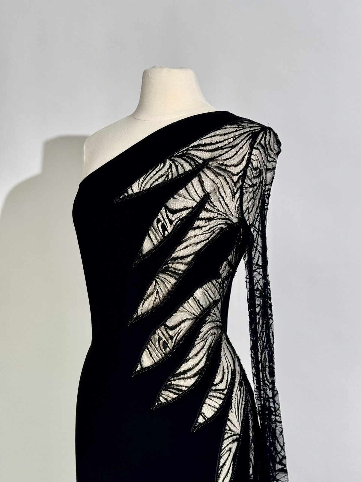 Zuhair Murad US 14 ZUHAIR MURAD Cady And Zebra Lace Intarsia Gown Size XL / US 12-14 / IT 48-50 - 5 Thumbnail