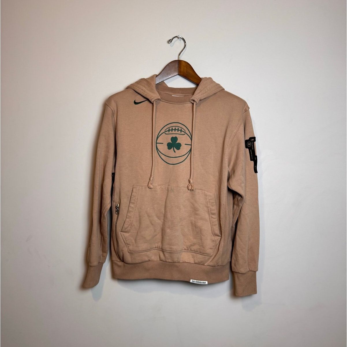 Nike Nike Standard Issue City Edition Celtics Hoodie - Size S Size US S / EU 44-46 / 1 - 2 Thumbnail