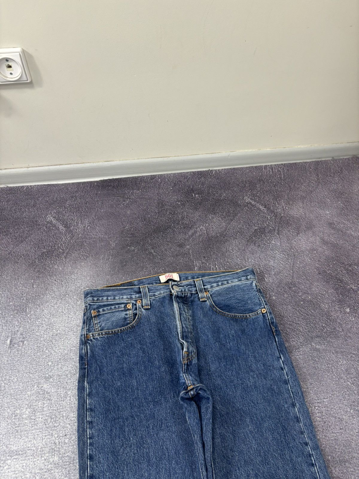 Levi's Vintage Levi’s 501 Men’s Straight Fit Blue USA Denim Jeans Size US 33 - 9 Thumbnail