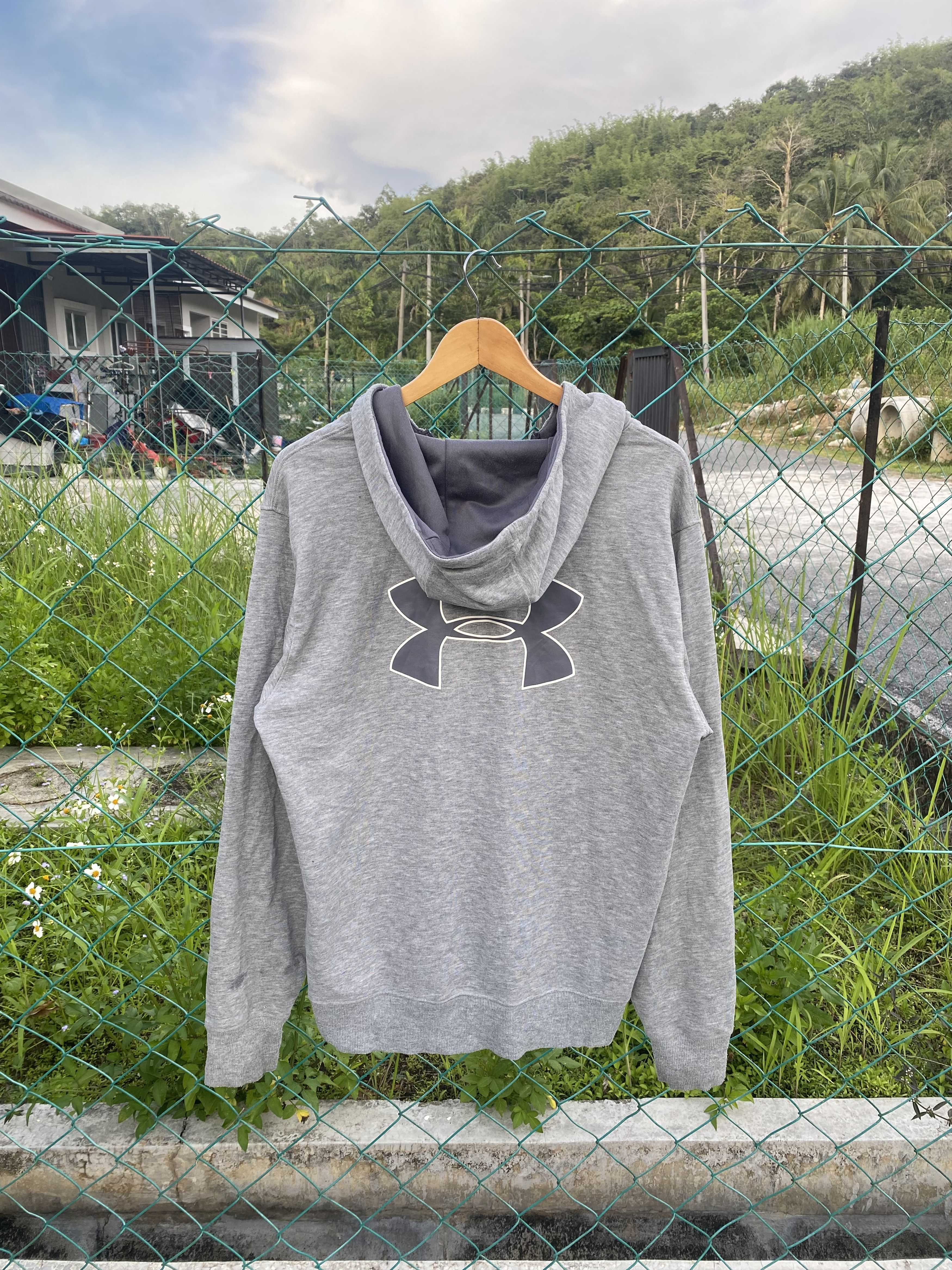 Under Armour ⚡️Steals⚡️Under Armour big logo zip up hoodies Size US XL / EU 56 / 4 - 1 Thumbnail