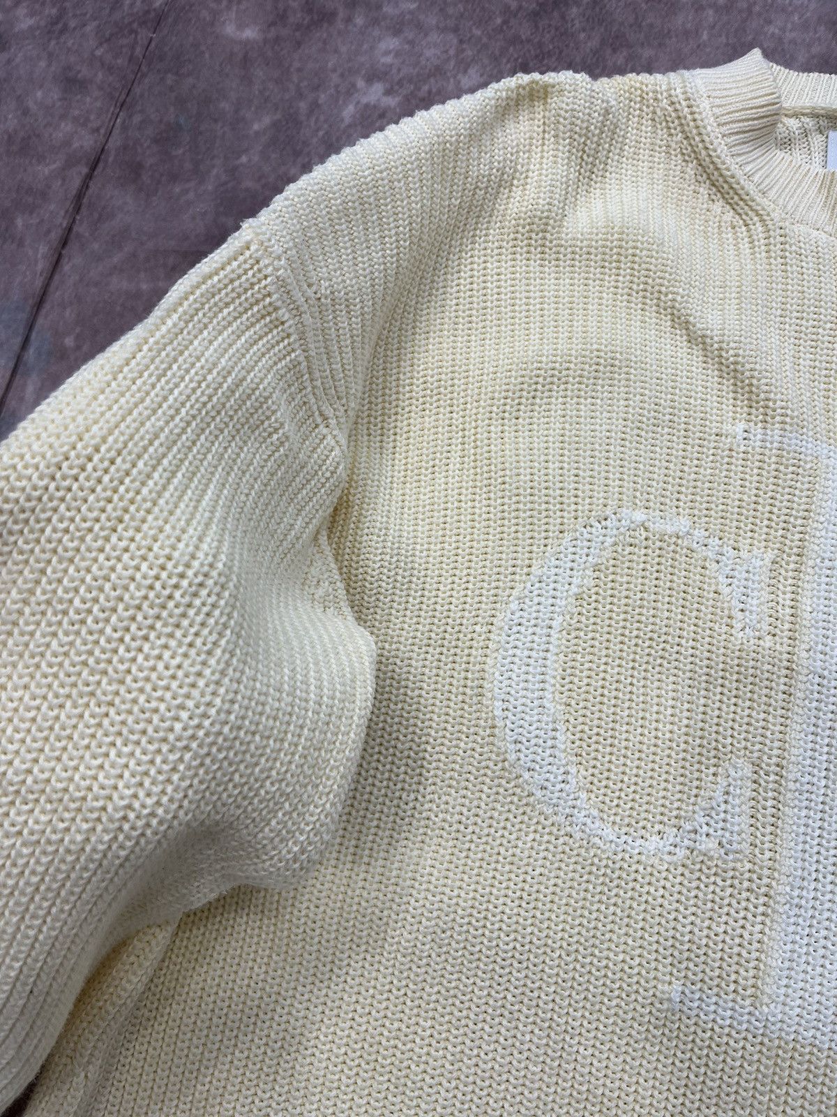Calvin Klein Calvin Klein Cream Logo Sweater | Size L | Vintage Vibe Size L / US 10 / IT 46 - 4 Thumbnail