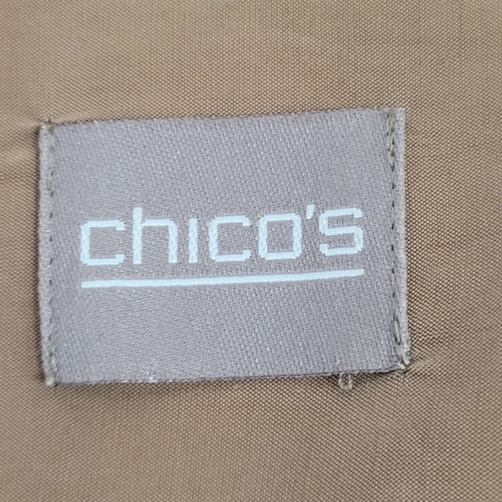 Vintage Chico's Button-Up Shirt XL Brown Microfiber Long Sleeve Roll Tab Blouse Top Womens Classic Easy Care Pockets Size XL / US 12-14 / IT 48-50 - 3 Thumbnail