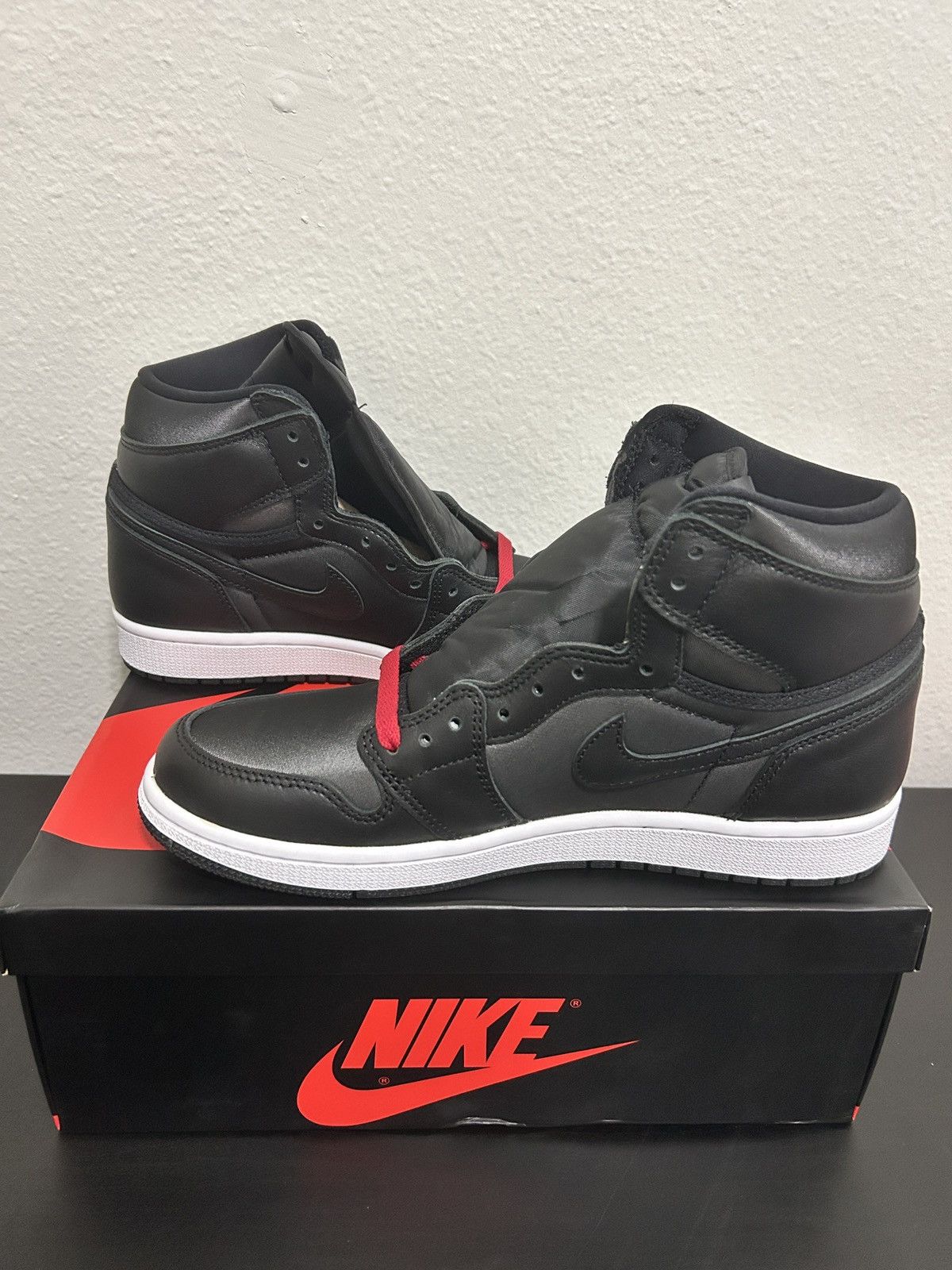 Jordan Brand Jordan 1 High Black Satin Gym Red Size US 8.5 / EU 41-42 - 5 Thumbnail