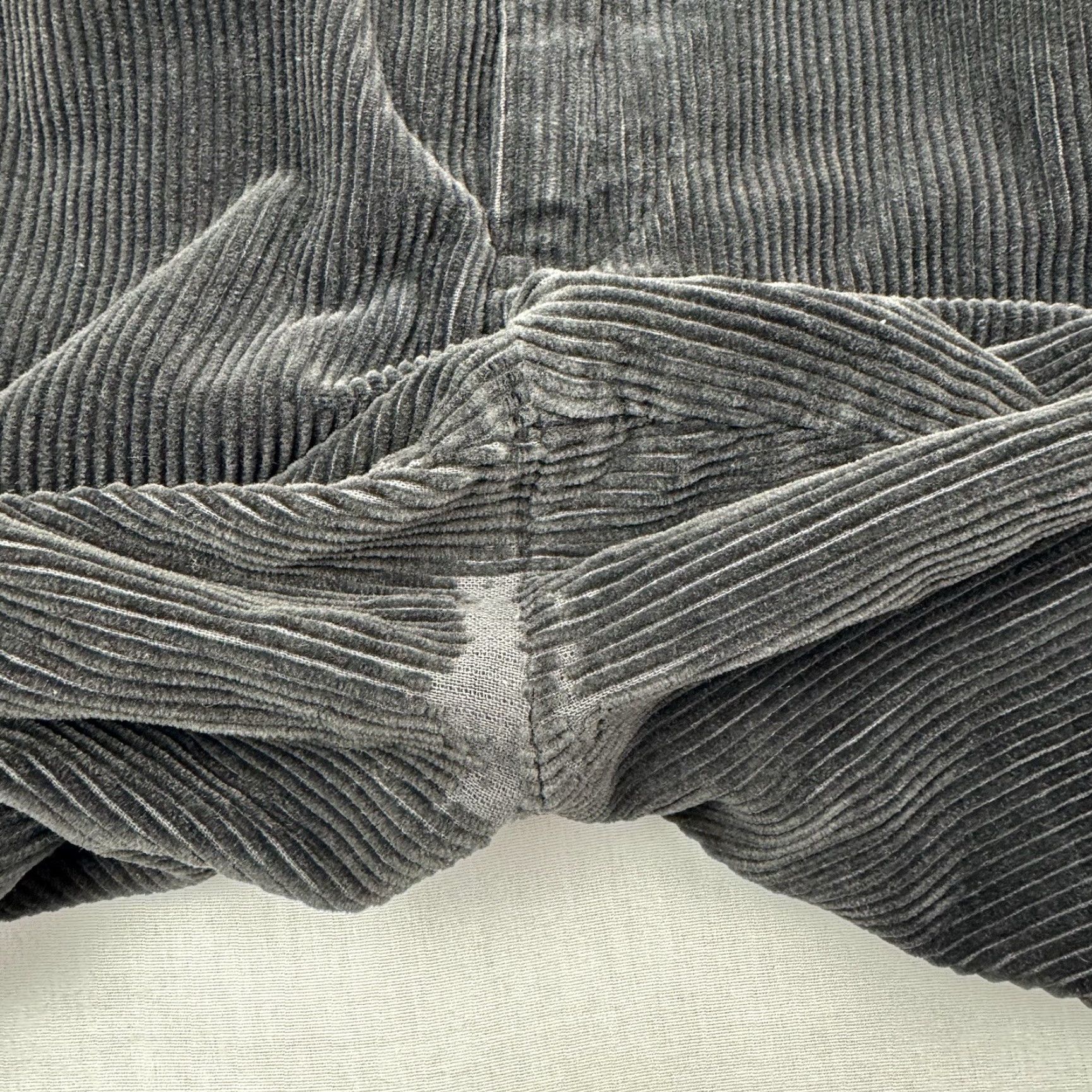 Polo Ralph Lauren VINTAGE Polo Ralph Lauren Corduroy Pants Mens Adult 38x32 Black 90s Polo Ralph Lauren Corduroy Pants Men's 90s Vintage Size US M / EU 48-50 / 2 - 7 Thumbnail