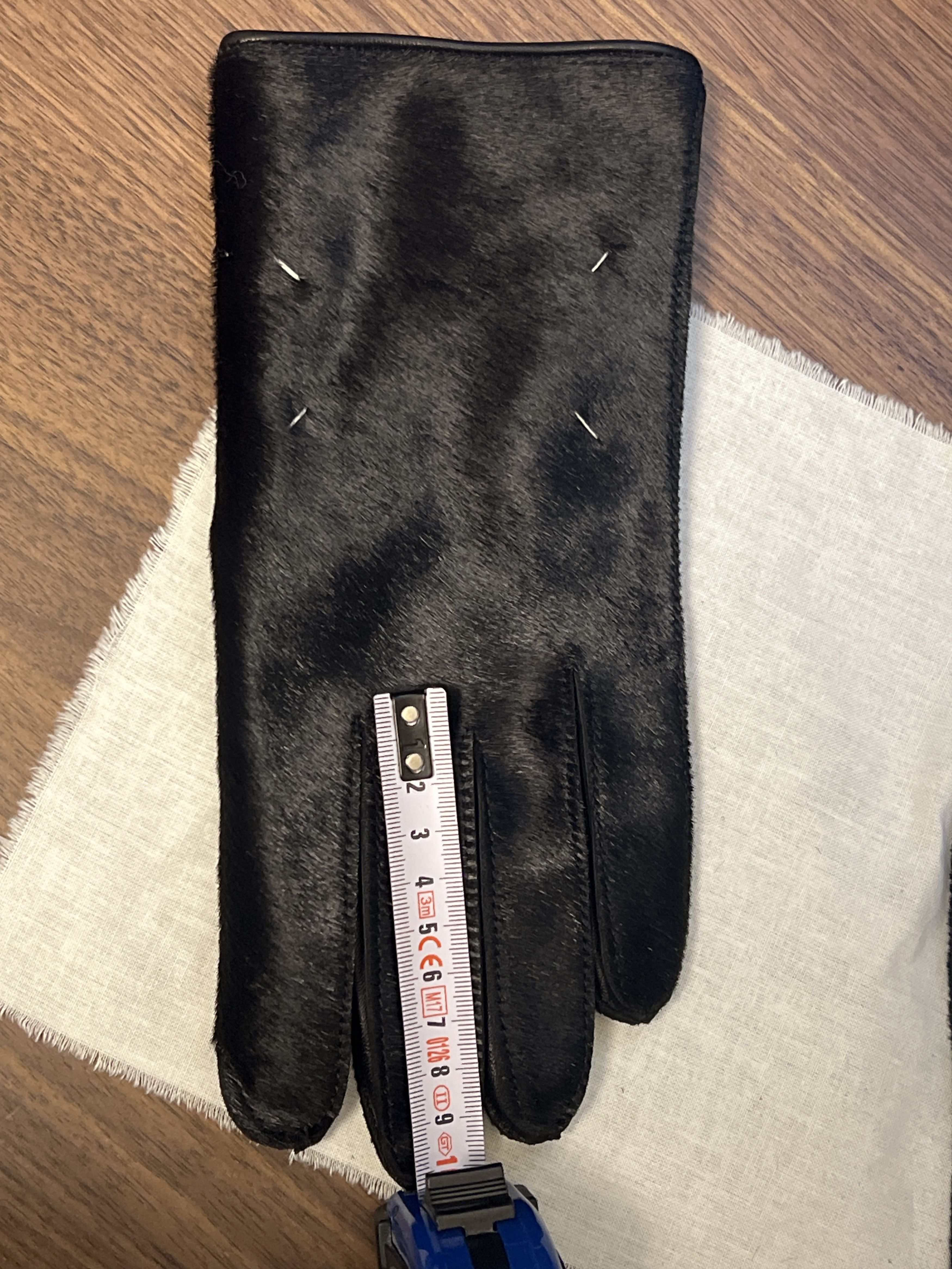 Maison Margiela Four stitch leather pony gloves Size 40 - 7 Thumbnail