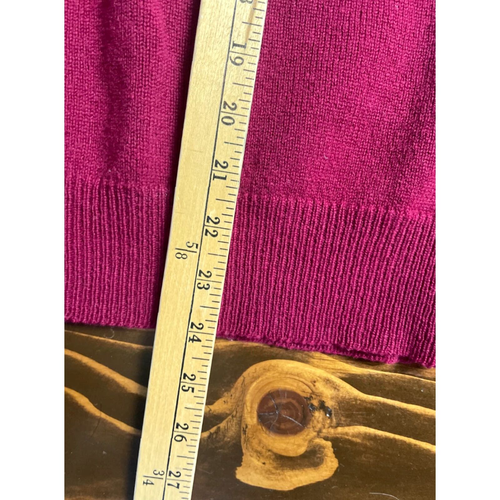Vintage L.L. Bean Sweater Women's L Burgundy Sleeveless V-Neck Lambs Wool Pullover 100% Wool Regular Fit Casual Travel Winter Spring Summer Mens Girls Size L / US 10 / IT 46 - 5 Thumbnail
