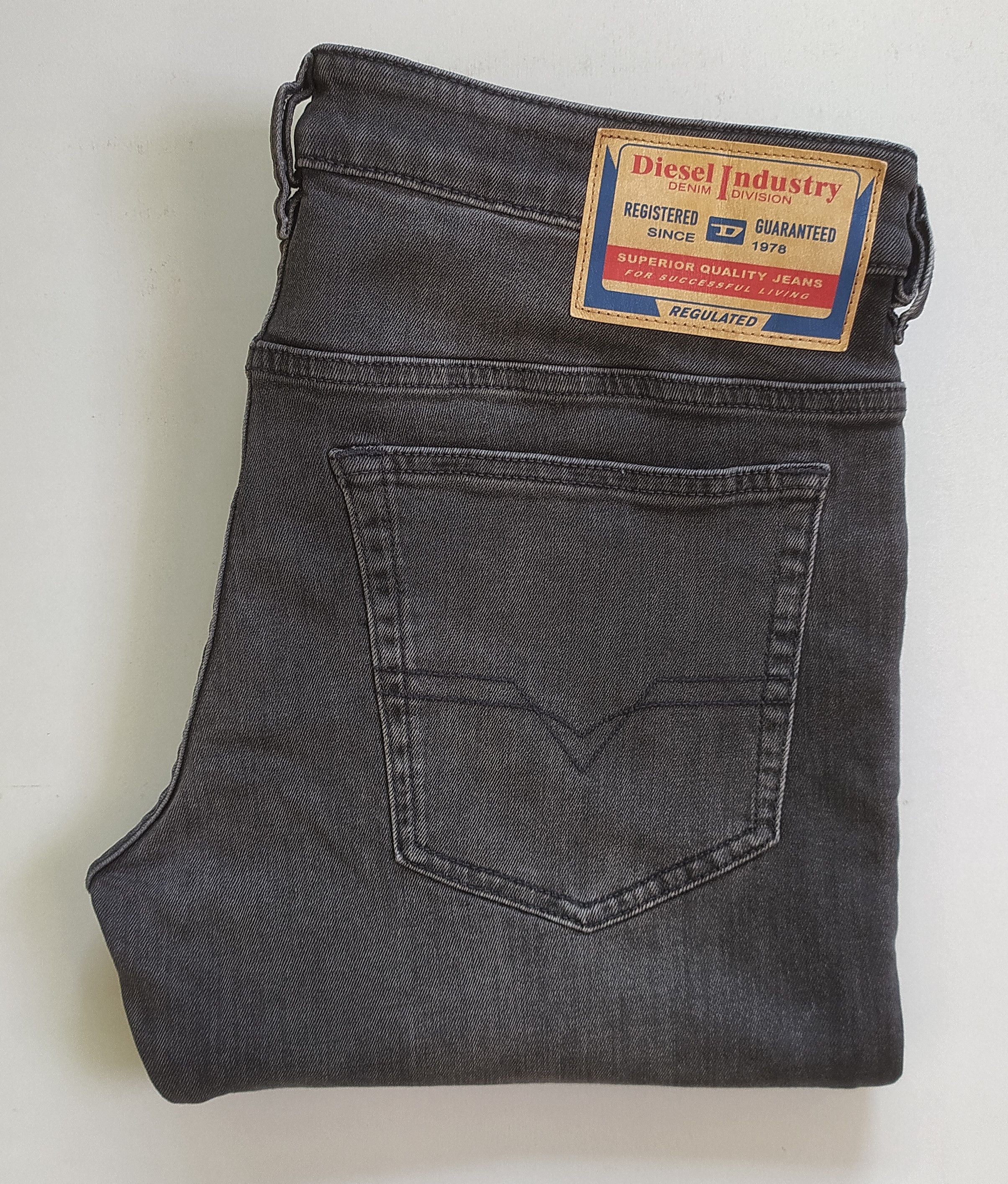 Diesel Diesel D-YENNOX-0IHAV Men's Jeans Free Shipping T/ 9824 Size US 32 / EU 48 - 1 Thumbnail