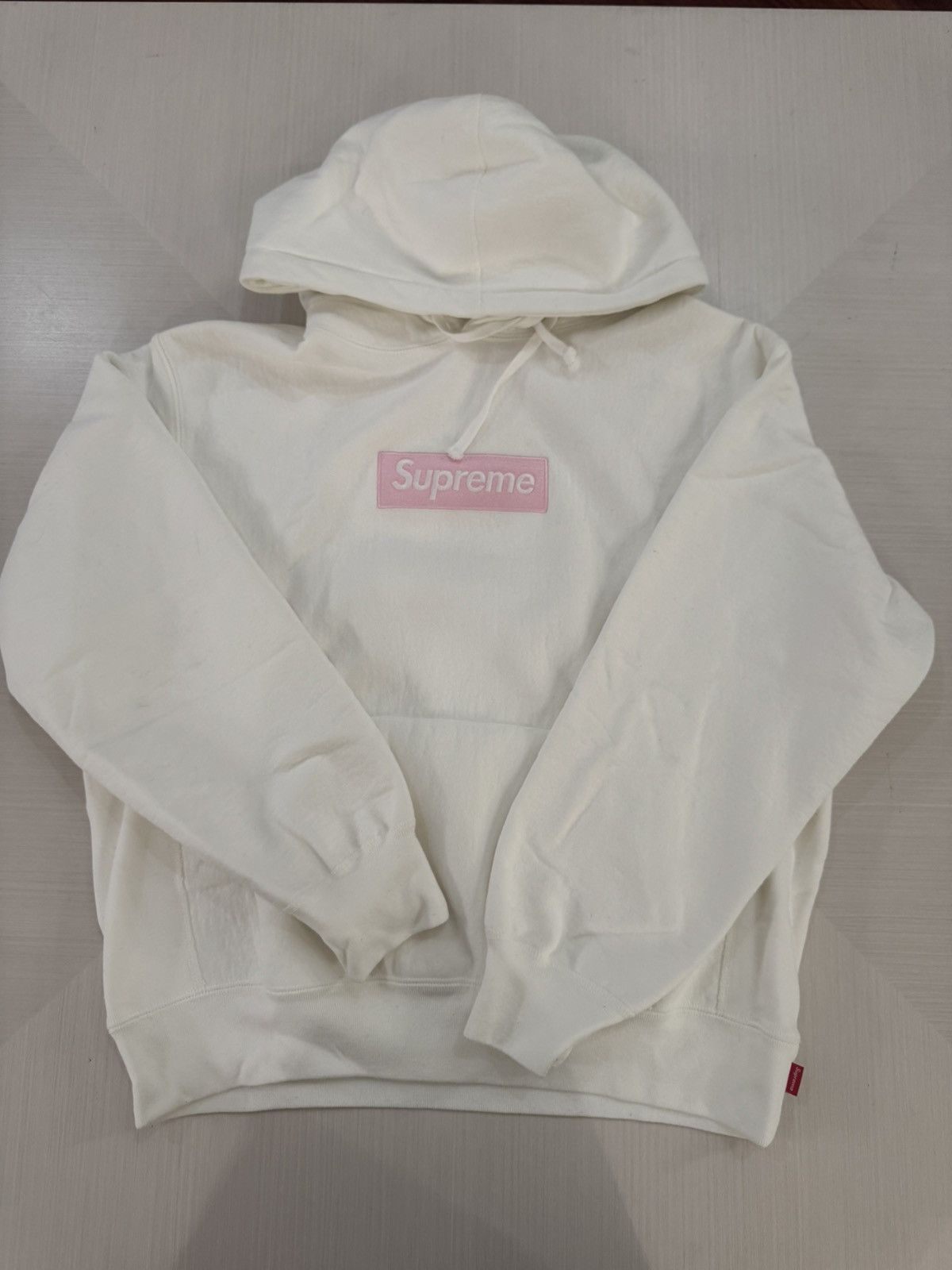 Supreme Supreme Pink on White box logo hoodie sz small FW25 used Size US S / EU 44-46 / 1 - 1 Thumbnail
