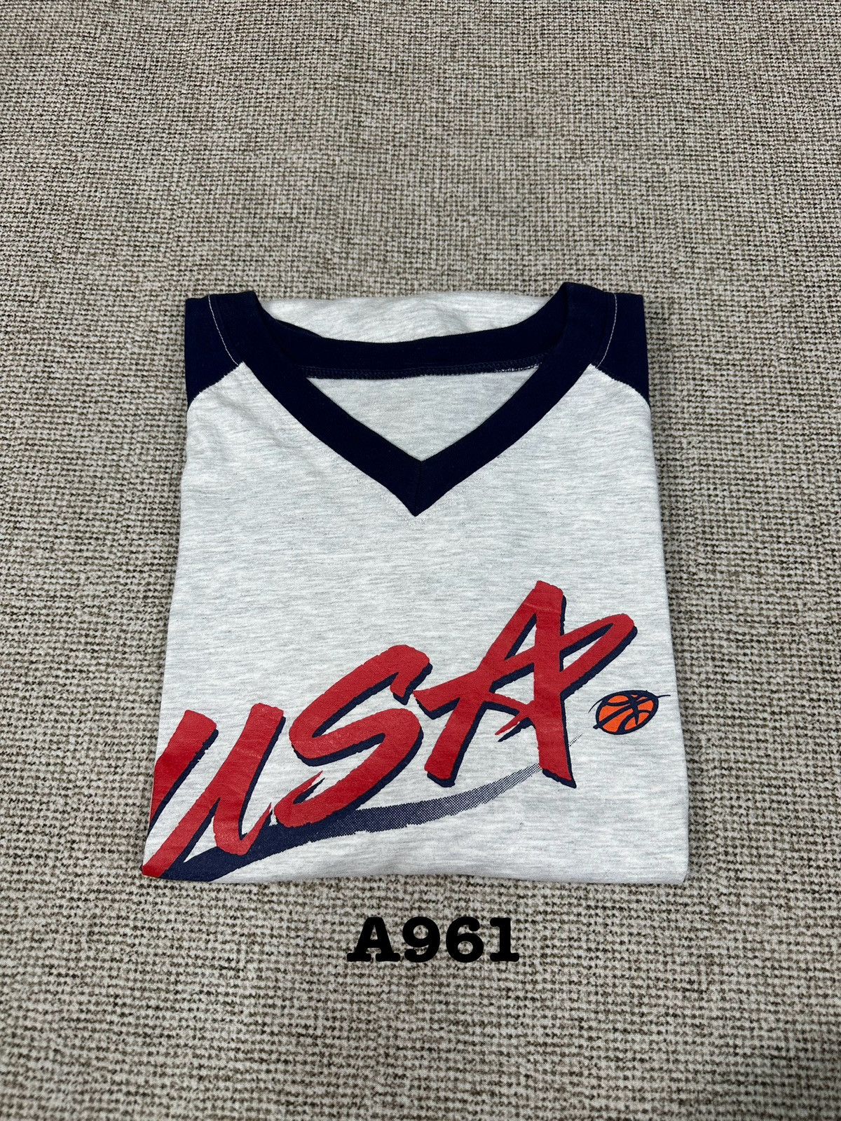 NBA Vintage USA Basketball Team Single Stitch Tshirt A961 Size US L / EU 52-54 / 3 - 13 Thumbnail