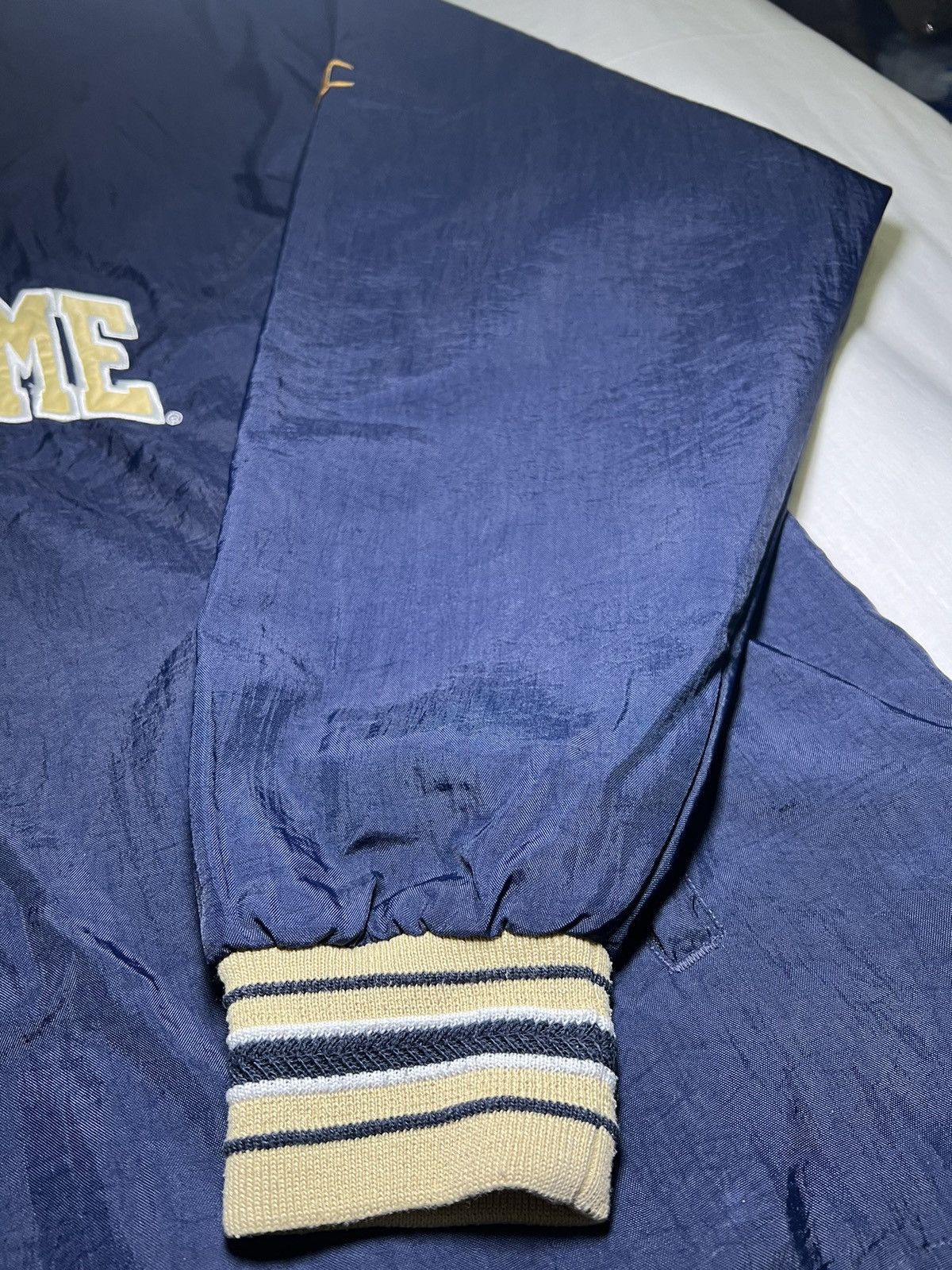 Vintage VINTAGE 90S OVERSIZE NYLON NOTRE DAM SWEATSHIRT FOOTBALL Size US XL / EU 56 / 4 - 14 Thumbnail