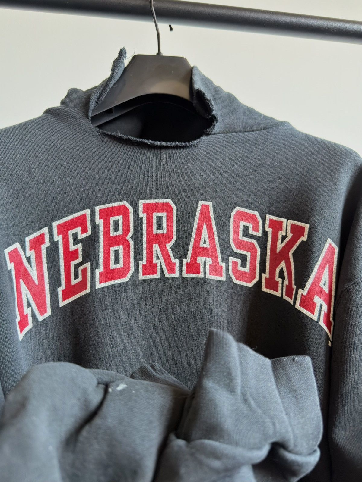 Vintage Vintage 90s Thrashed Faded Nebraska Erd Grunge Hoodie Size US M / EU 48-50 / 2 - 2 Thumbnail