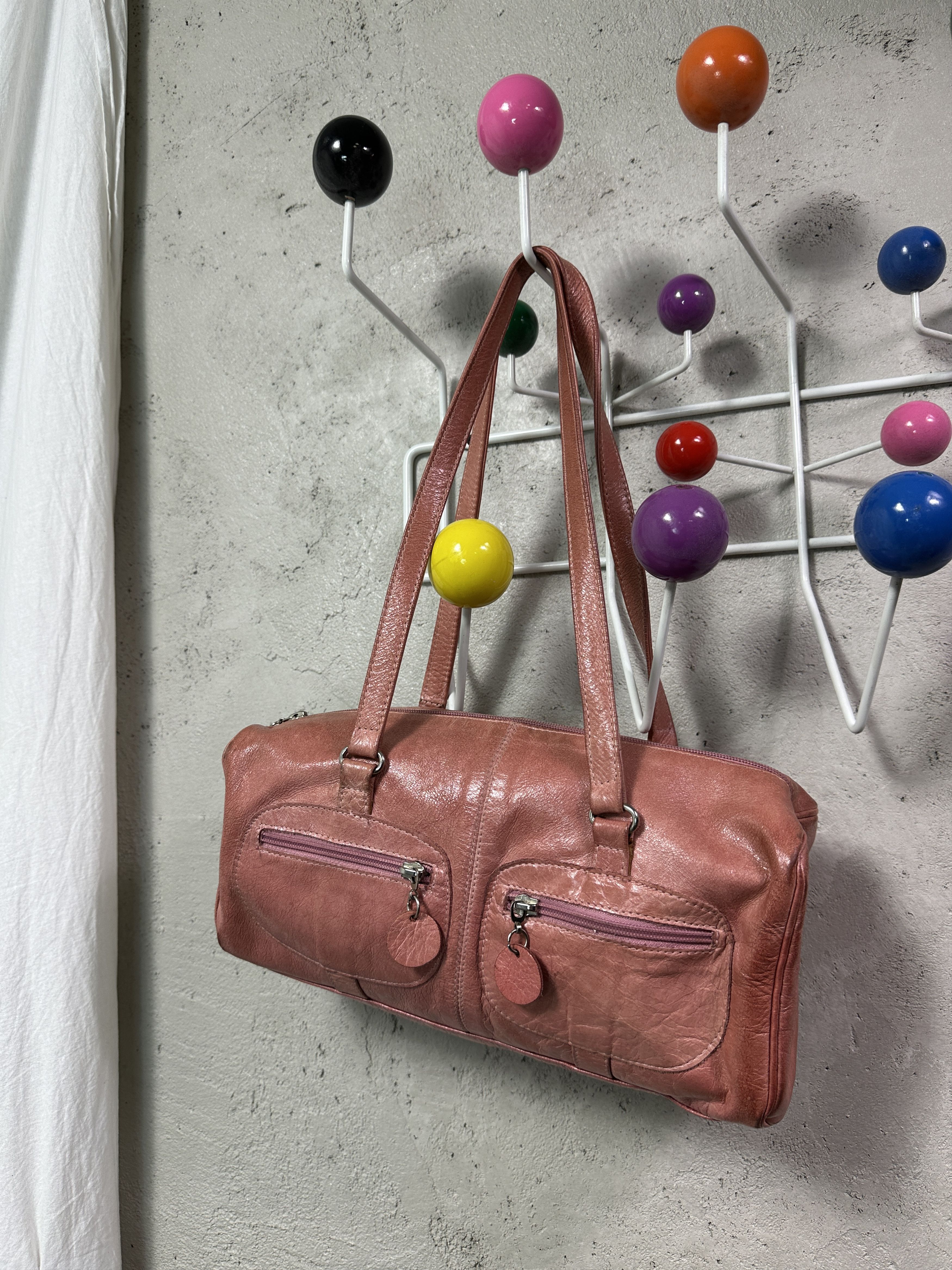 Vintage Vintage Leather Baby Pink Shoulder Bag 00s Size ONE SIZE - 1 Thumbnail