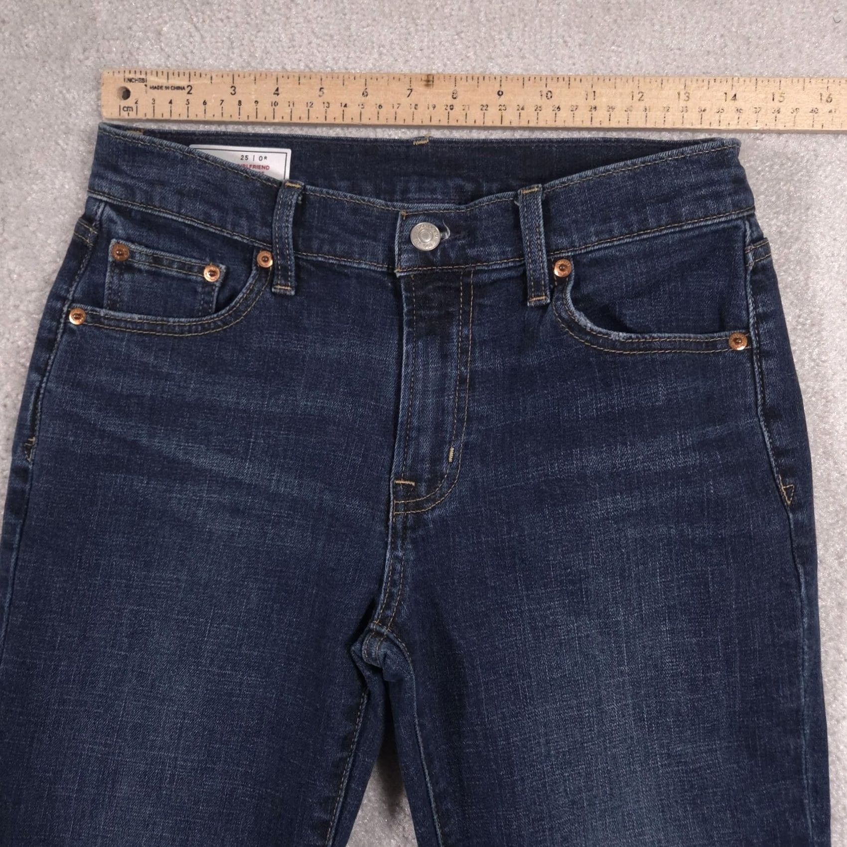 Gap Gap Girlfriend Jeans Womens 0 Blue Mid Rise Relaxed Straight Medium Wash Denim Jeans Mens Girls not applicable Size 25" / US 0 / IT 36 - 7 Thumbnail