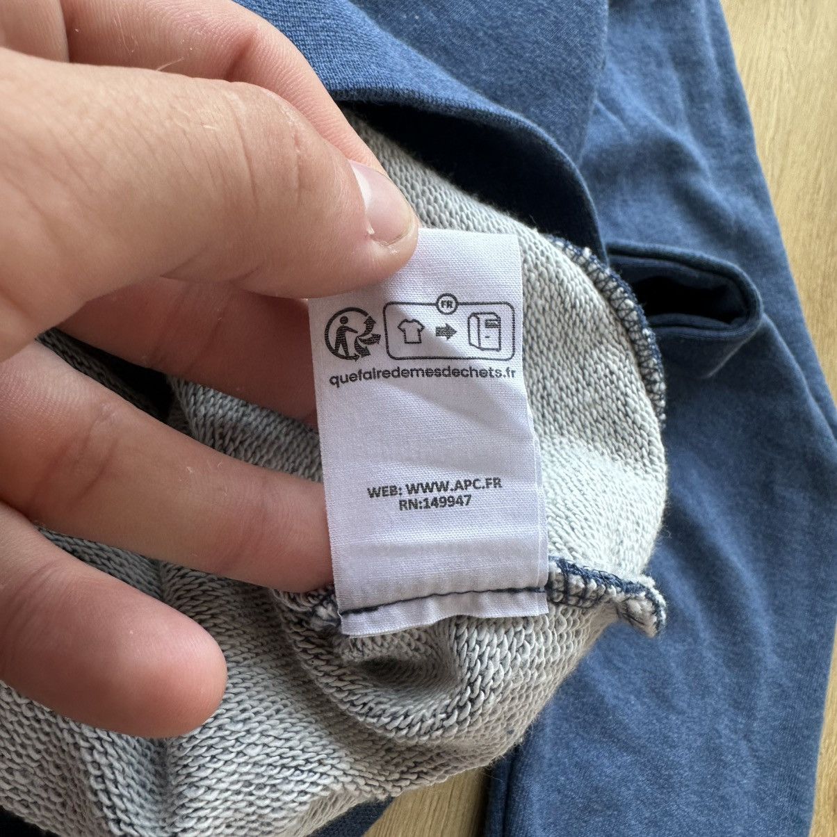 A.P.C. A.P.C Mens Flocked Logo Sweatshirt Pullover Streetwear Y2K Size US M / EU 48-50 / 2 - 12 Thumbnail