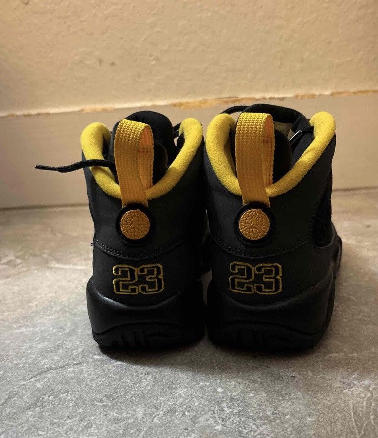 Jordan Brand Air Jordan 9 retro GS’ Charcoal University Gold Size US 5.5 / EU 38 - 4 Thumbnail