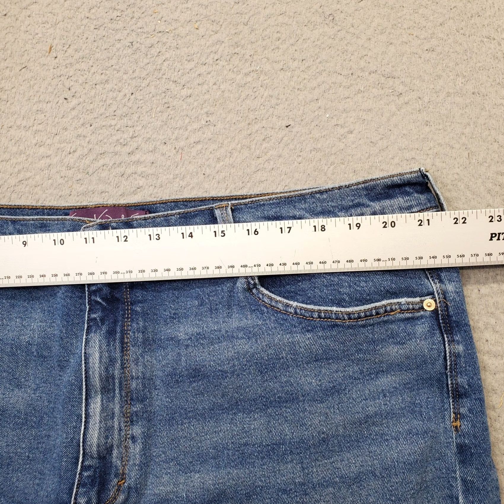 Gloria Vanderbilt Gloria Vanderbilt Jeans Womens 22 Blue Denim Stretch Relaxed Fit Straight Leg Jeans 22 Womens Blue Denim Stretch Relaxed Fit Straight Leg Mens? Size 40" / US 18 - 3 Thumbnail