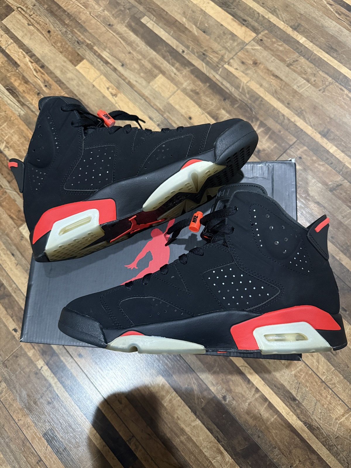 Jordan Brand 2019 Nike Air Jordan Retro 6 Infrared Size US 10 / EU 43 - 3 Thumbnail
