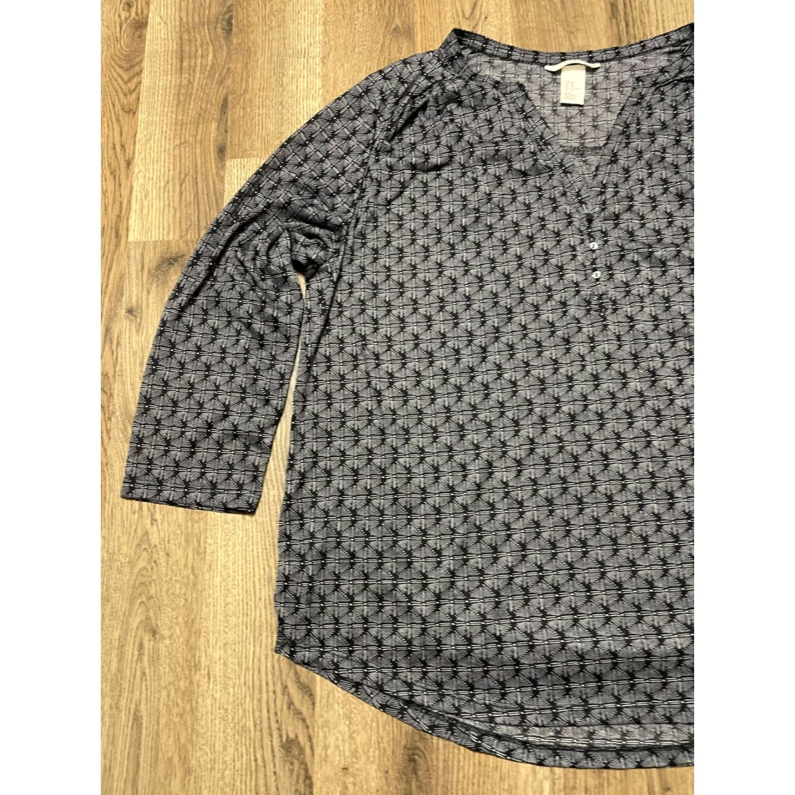 H&M H&M Shirt Women's XL Black Gray 3/4 Sleeve V-neck Size XL / US 12-14 / IT 48-50 - 3 Thumbnail