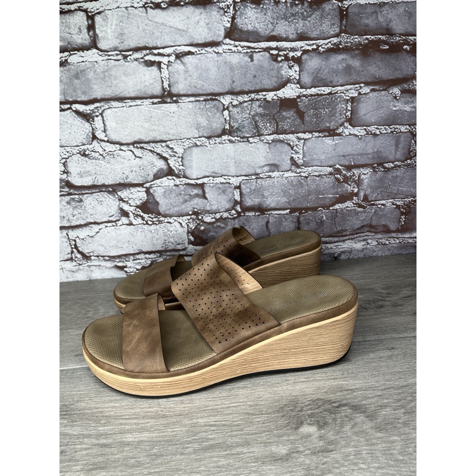 Patrizia Pepe Patrizia Brown Leather Perforated Slip On Wedge Sandals Wome Size US 10.5 / IT 40.5 - 9 Thumbnail