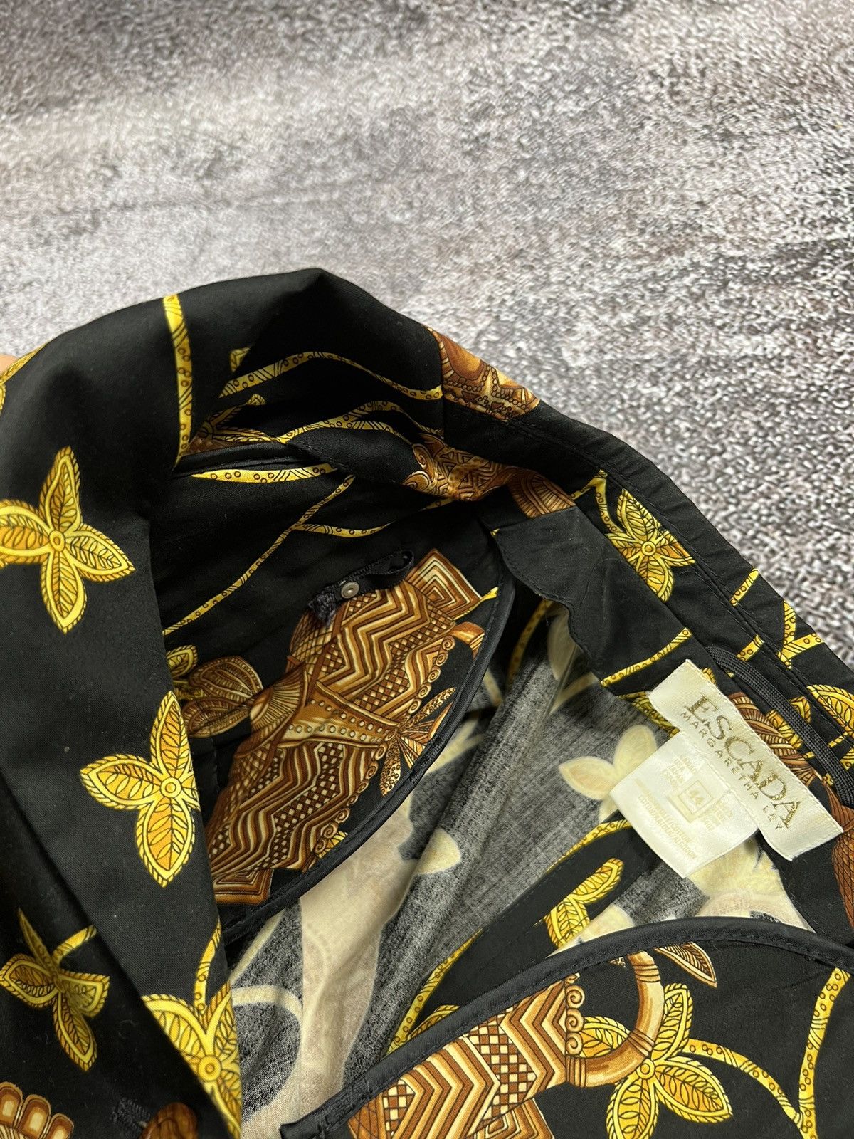 Escada Escada Aztec Vintage Black/Golden royal pattern blazer Size L / US 10 / IT 46 - 14 Thumbnail