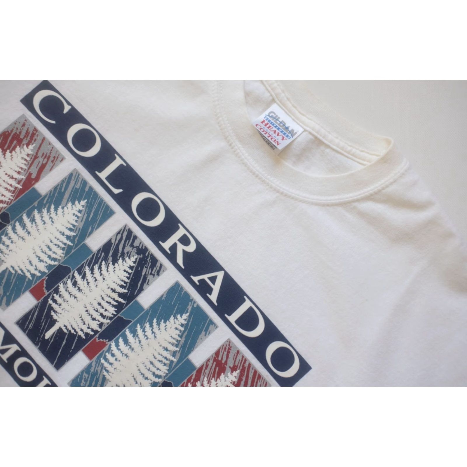 Gildan VINTAGE Gildan White T-Shirt Rocky Mountain Ski Snowboarding Graphic XL Men Size US XL / EU 56 / 4 - 5 Thumbnail