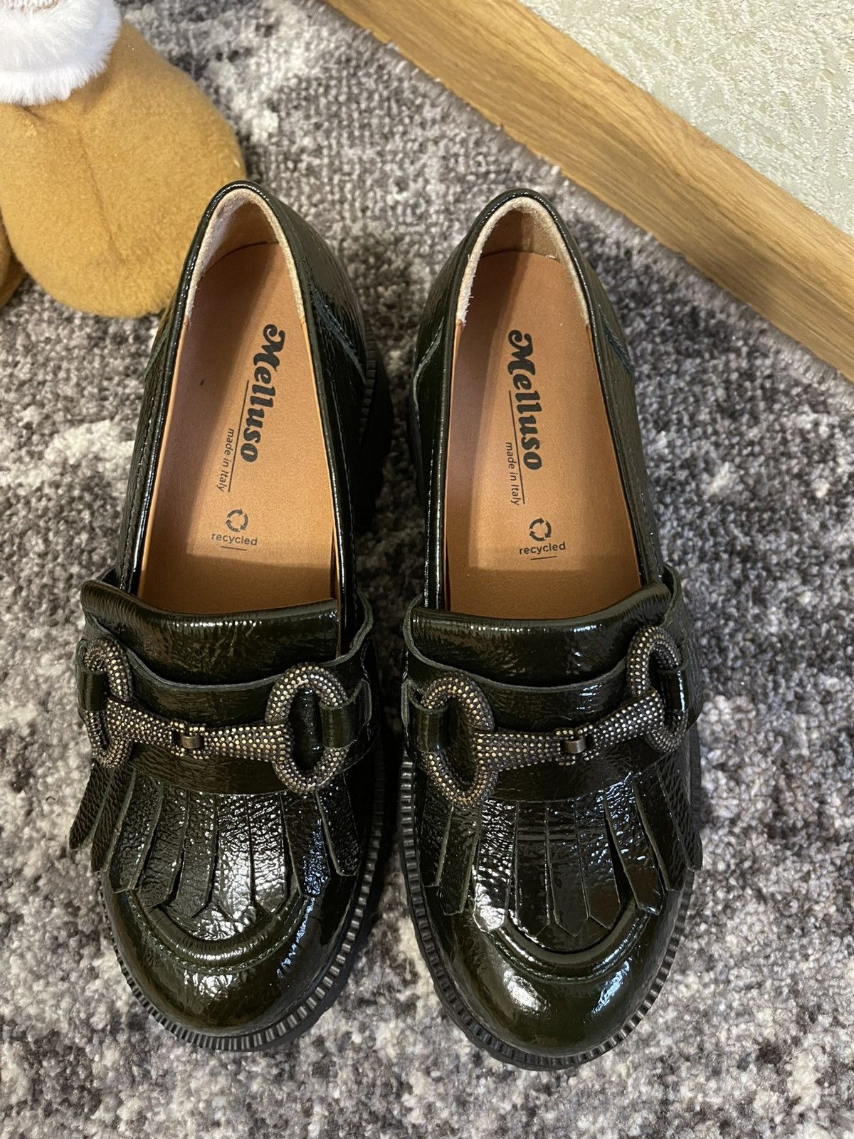 Other Melluso Italy Women’s Loafers EU 37.5 Green Patent Leather Size US 7.5 / IT 37.5 - 8 Thumbnail