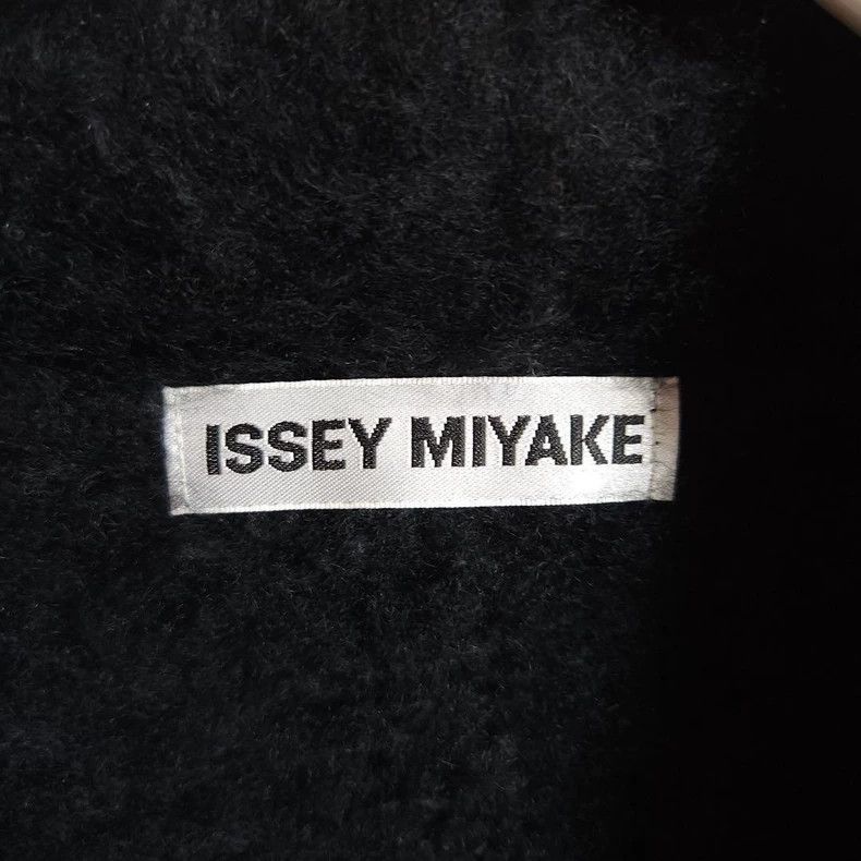 Issey Miyake issey miyake Black cashmere knitted coat Size US M / EU 48-50 / 2 - 4 Thumbnail