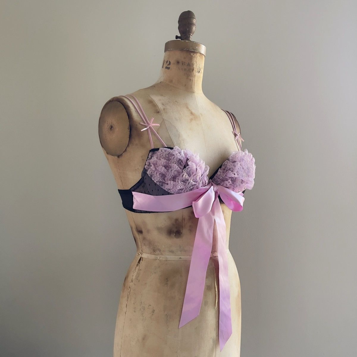 Vintage Vintage Purple Ruffled Lace Bra (34B/32C) Size S / US 4 / IT 40 - 6 Thumbnail