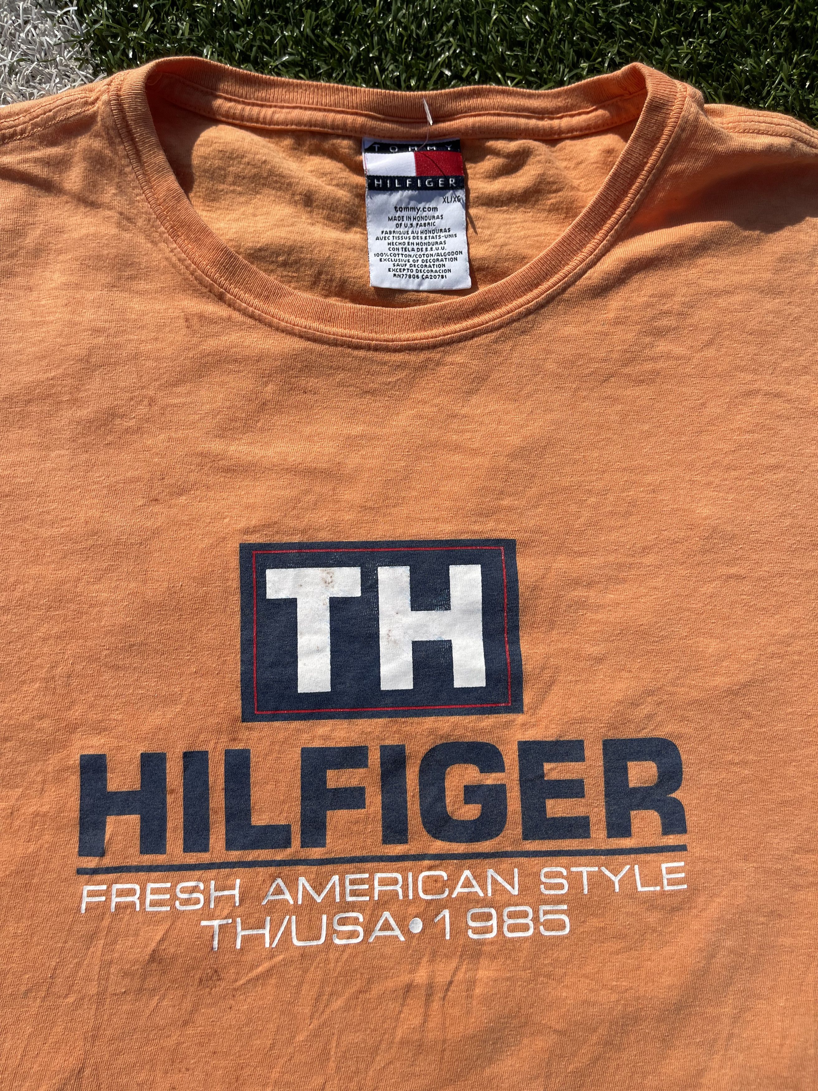 Tommy Hilfiger × Vintage Vintage 90's Tommy Hilfiger Hip Hop Rap Vtg Logo T-Shirt Size US XL / EU 56 / 4 - 5 Thumbnail