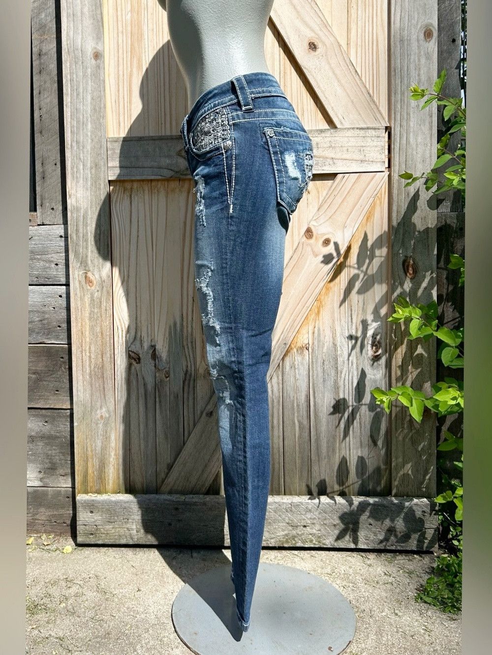 Miss Me Miss Me Low Rise Distressed Stretch Embellished Skinny Jeans Size 25" / US 0 / IT 36 - 3 Thumbnail