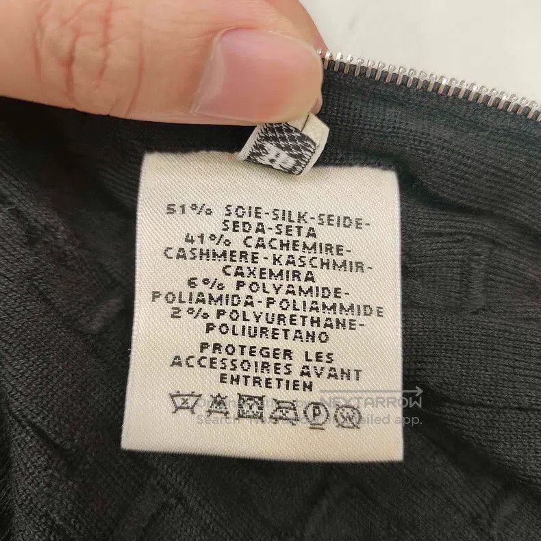 Hermes Hermes Black pig nose button printed cashmere and silk swe Size XS / US 0-2 / IT 36-38 - 5 Thumbnail