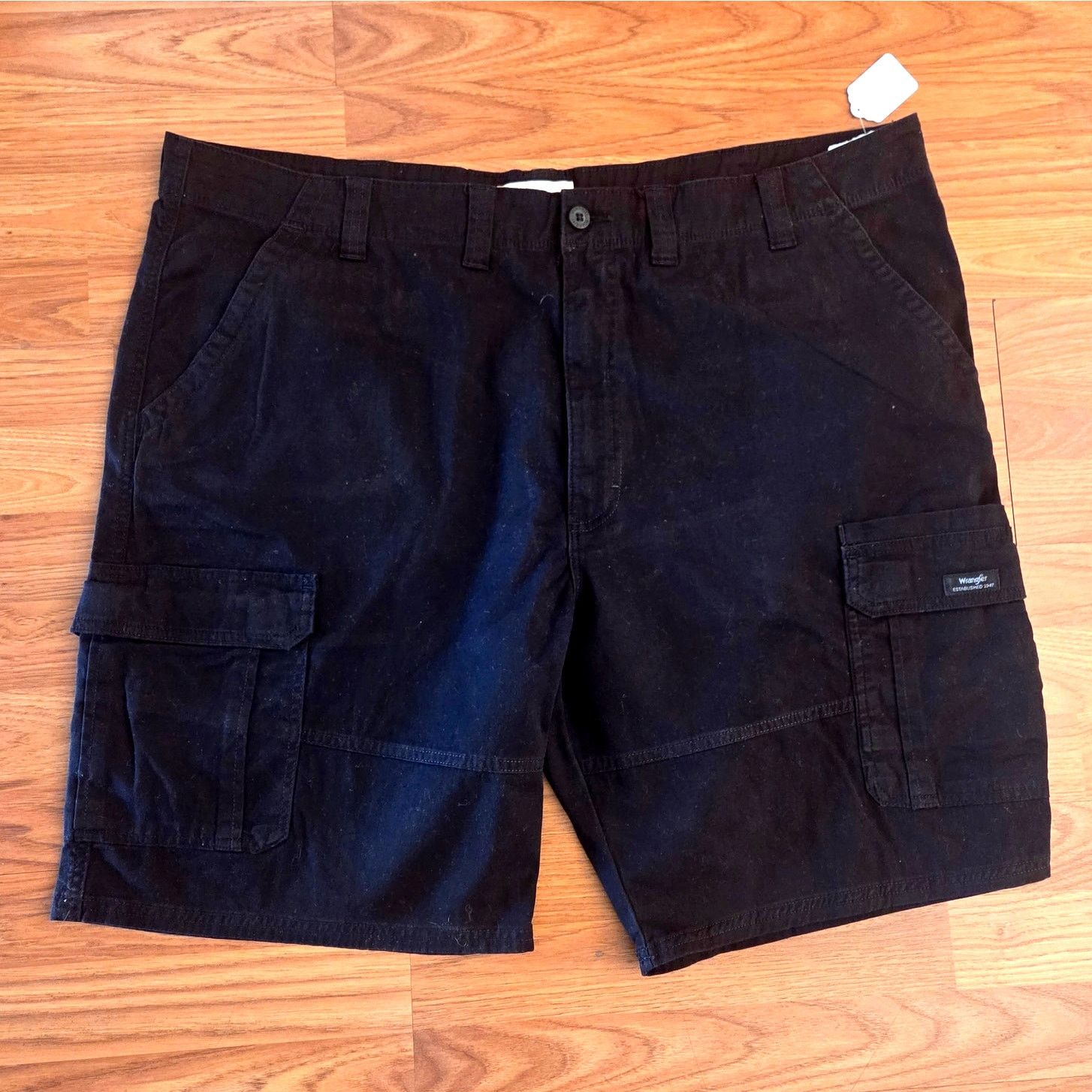 Wrangler Wrangler Black Cargo Shorts - Relaxed Fit Size 46 Size US 44 / EU 60 - 3 Thumbnail