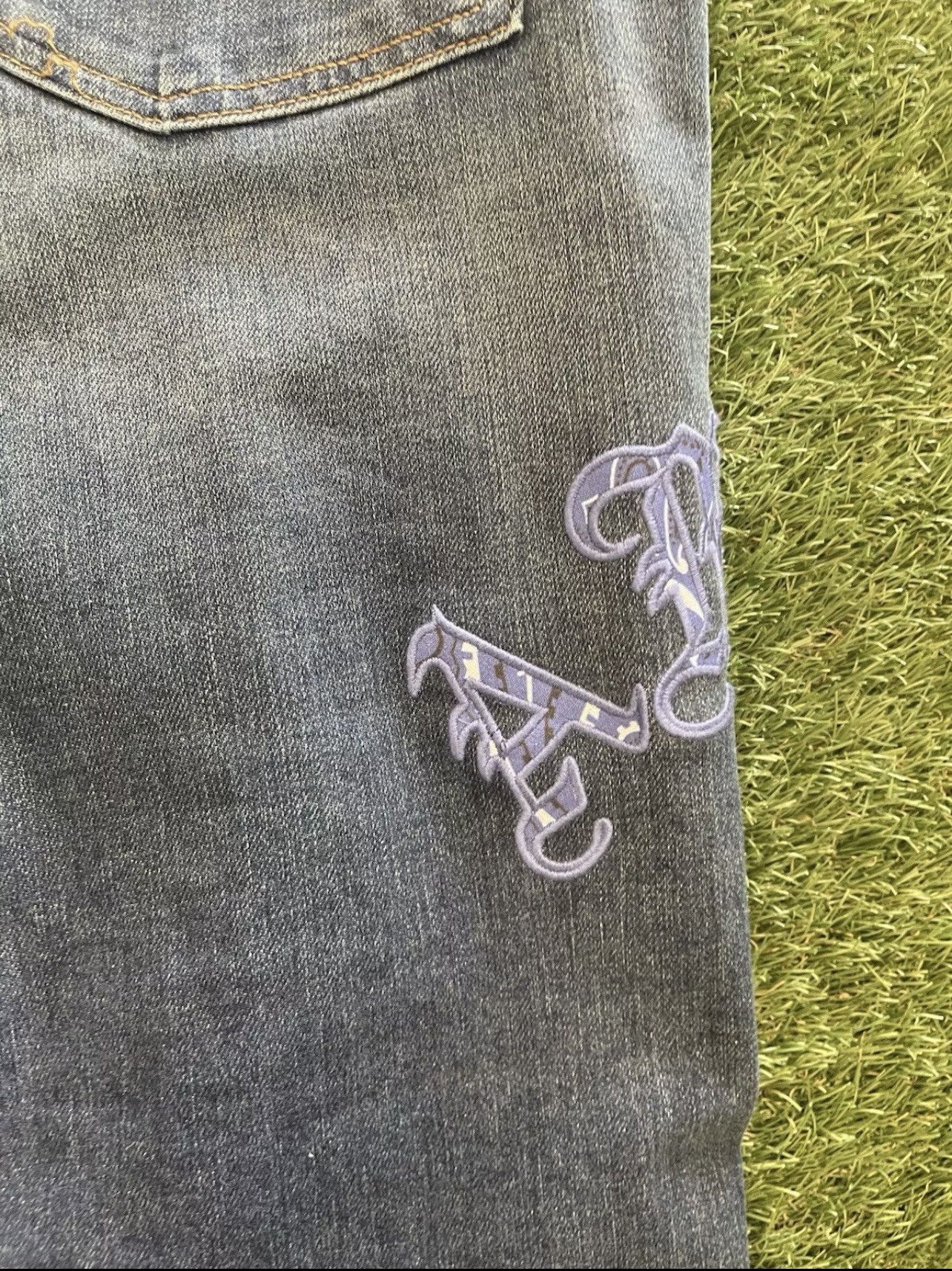 Amiri Size 40 - Amiri Purple Patch Jeans $1090 Retail Size US 40 / EU 56 - 7 Thumbnail