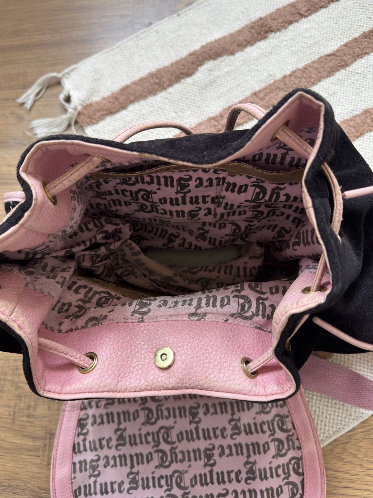 Juicy Couture × Vintage VINTAGE JUICY COUTURE UNIVERSITY VELOUR CUTE BACKPACK Size ONE SIZE - 7 Thumbnail