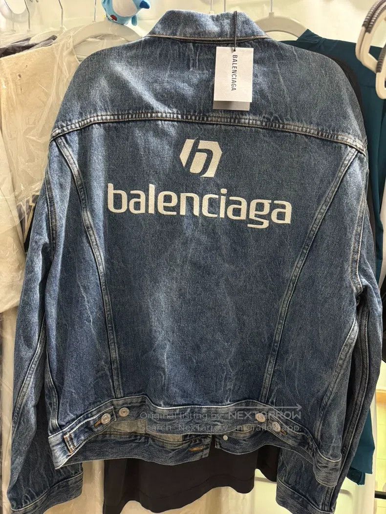 Balenciaga Balenciaga Manchester United Soccer Embroidered Water Ripp Size US S / EU 44-46 / 1 - 1 Thumbnail