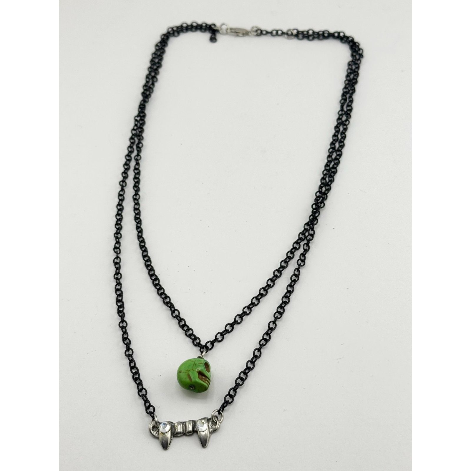 Vintage Green Howlite stone skull rhinestone fangs double chain Hall Size ONE SIZE - 1 Thumbnail
