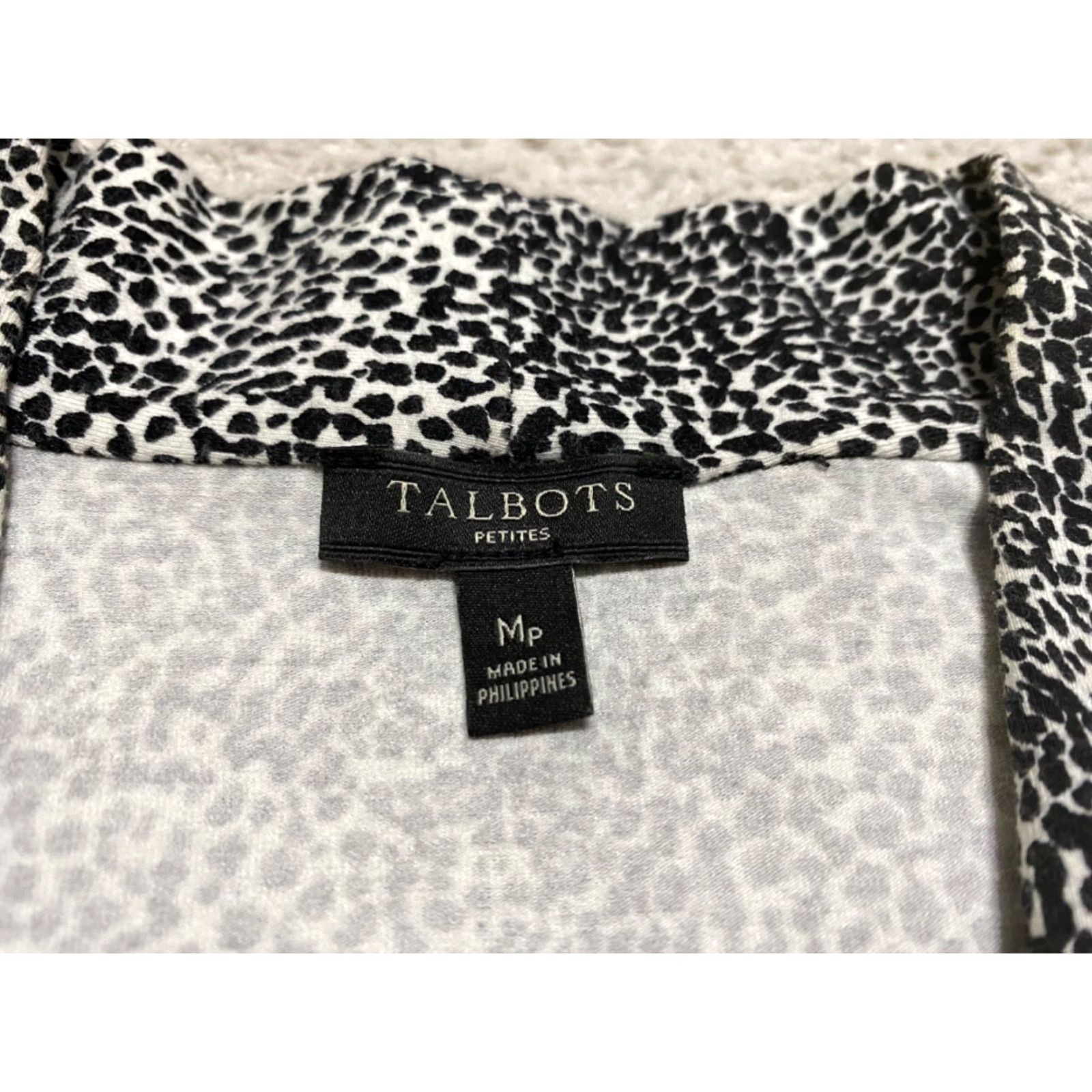 Talbots Talbots Geometric Shirt Womens PM V-Neck Long Sleeve Pullover Black Petite Size M / US 6-8 / IT 42-44 - 5 Thumbnail