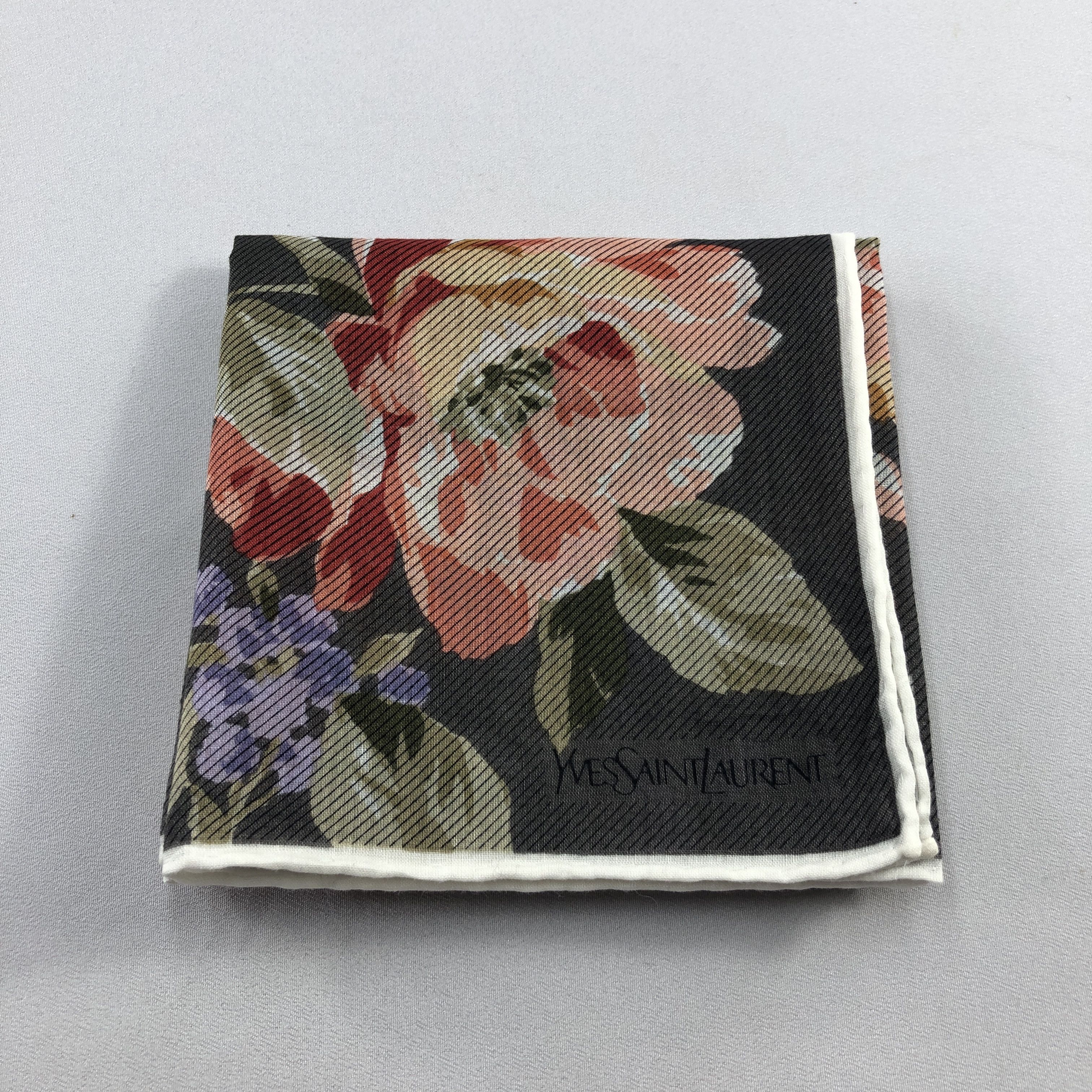 Yves Saint Laurent Yves Saint Laurent Handkerchief Neckerchief Bandana H2981 Size ONE SIZE - 6 Thumbnail