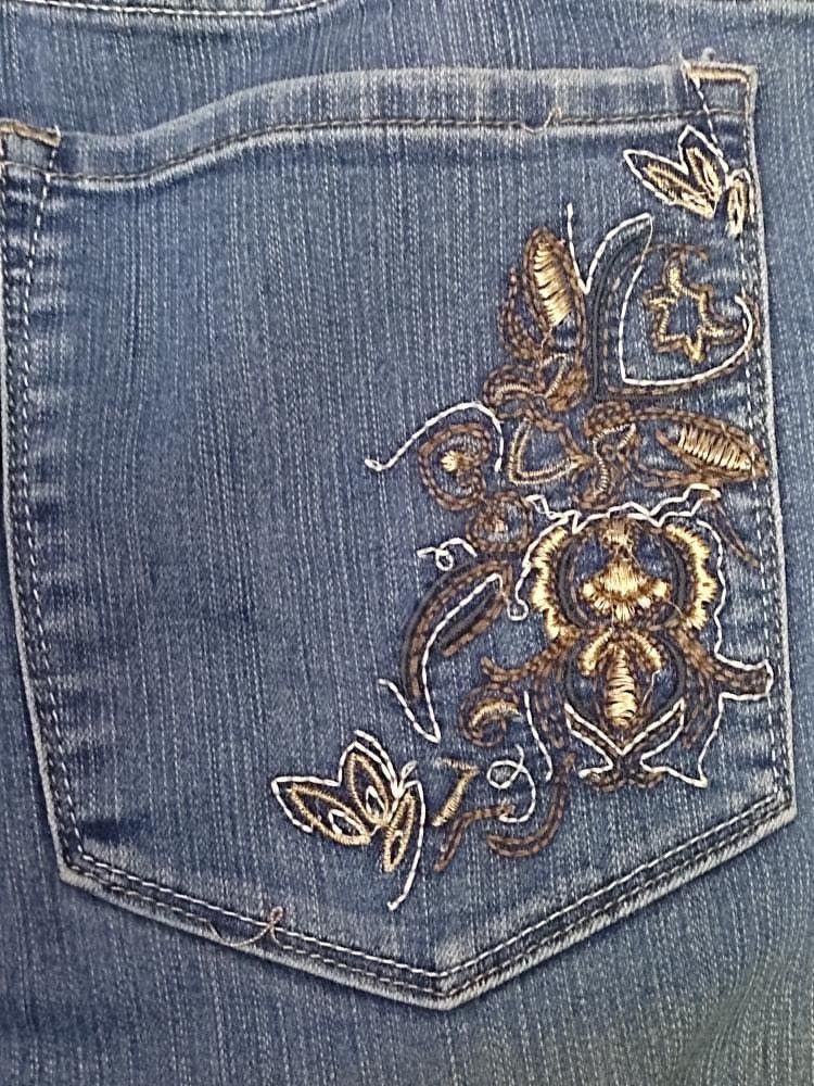 Lee VINTAGE LEE BOOT CUT JEANS DISTRESSED STYLE EMBROUDER FLOWER Size 30" / US 8 / IT 44 - 10 Thumbnail