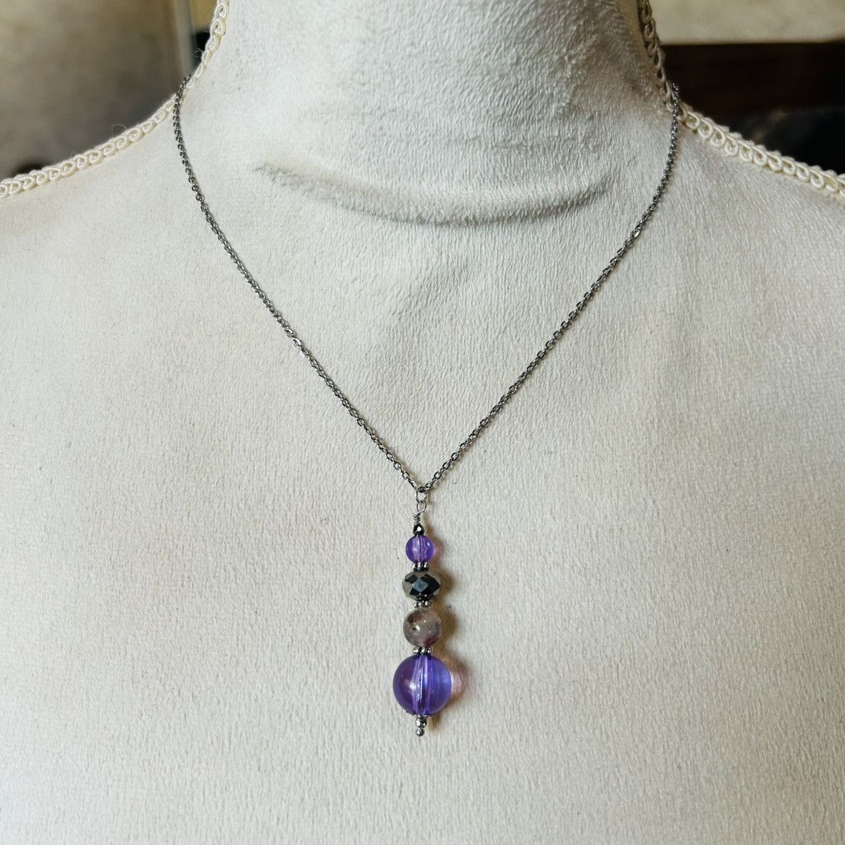 Handmade Handcrafted faceted crystal vintage lucite hematite necklace Size ONE SIZE - 3 Thumbnail