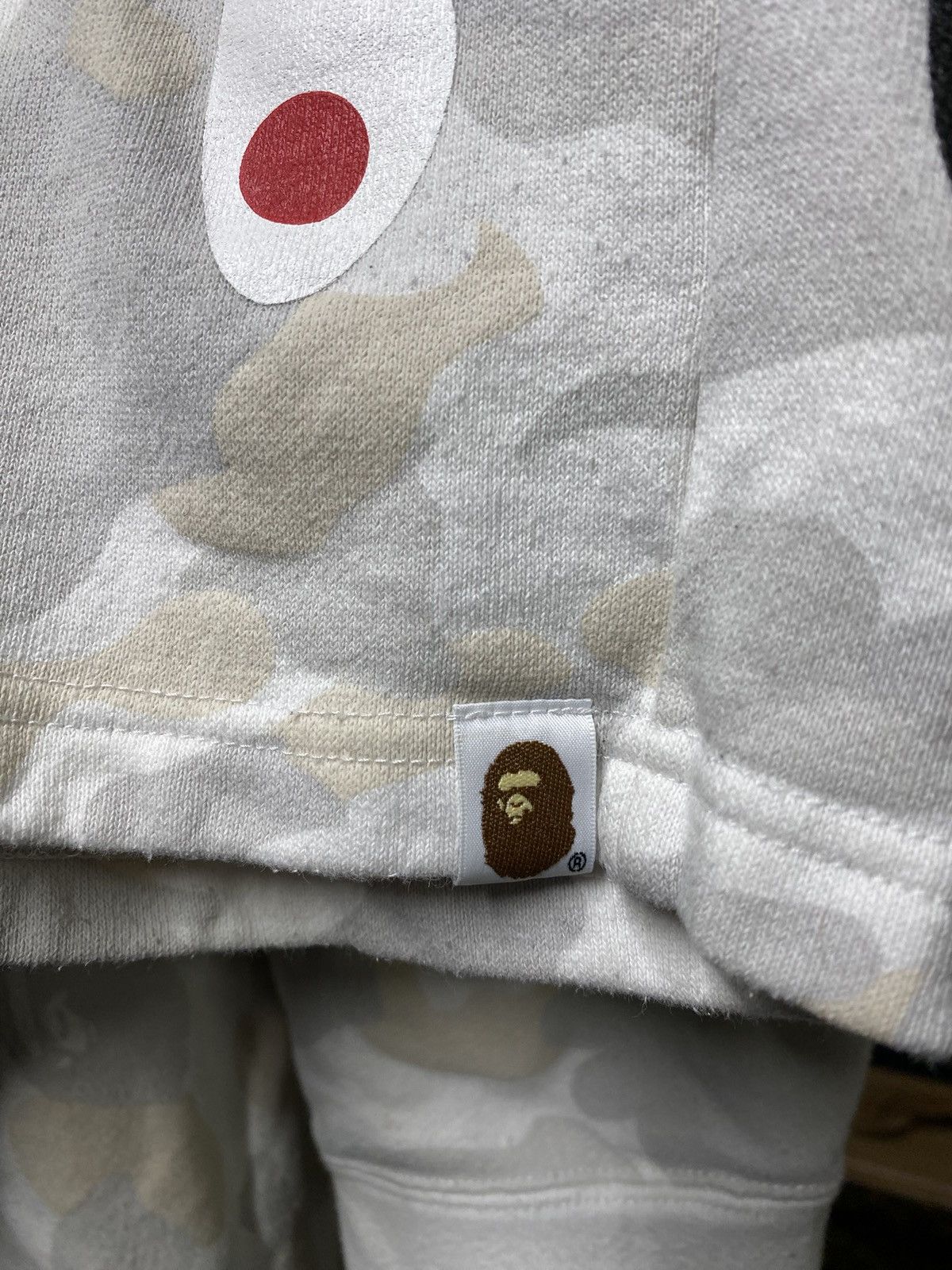 Bape A Bathing Ape White Camo Bape Glow Camo Sweat Shorts Medium Size US 29 - 5 Thumbnail