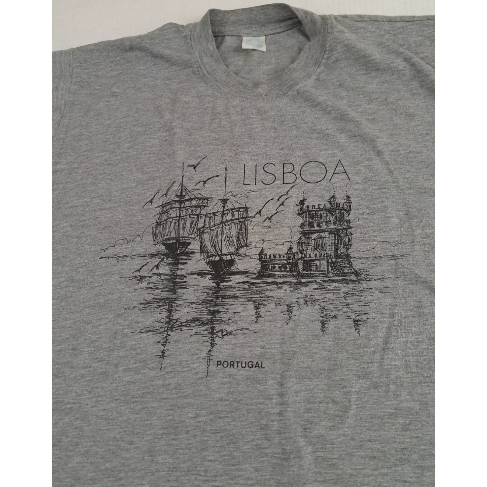 Vintage VINTAGE Lisboa Portugal Grey Large City Print T-Shirt Size US L / EU 52-54 / 3 - 4 Thumbnail