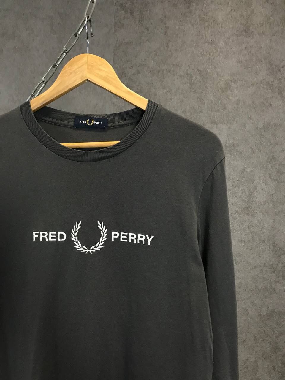 Fred Perry Fred Perry casual big center logo longsleeve Size US S / EU 44-46 / 1 - 2 Thumbnail