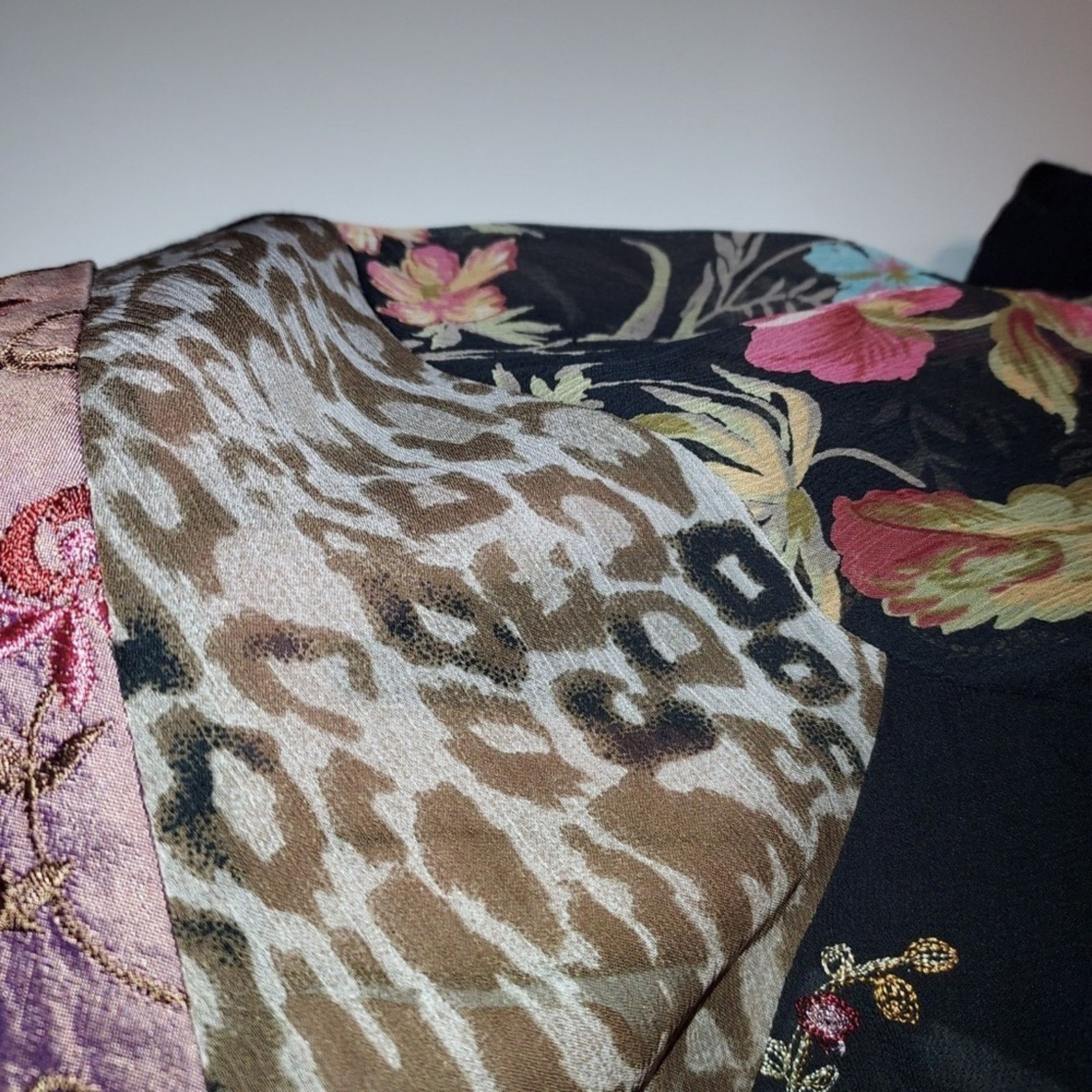 Other Vintage Spencer Alexis Floral Cheetah Silk Shirt Blouse Top Size M / US 6-8 / IT 42-44 - 7 Thumbnail