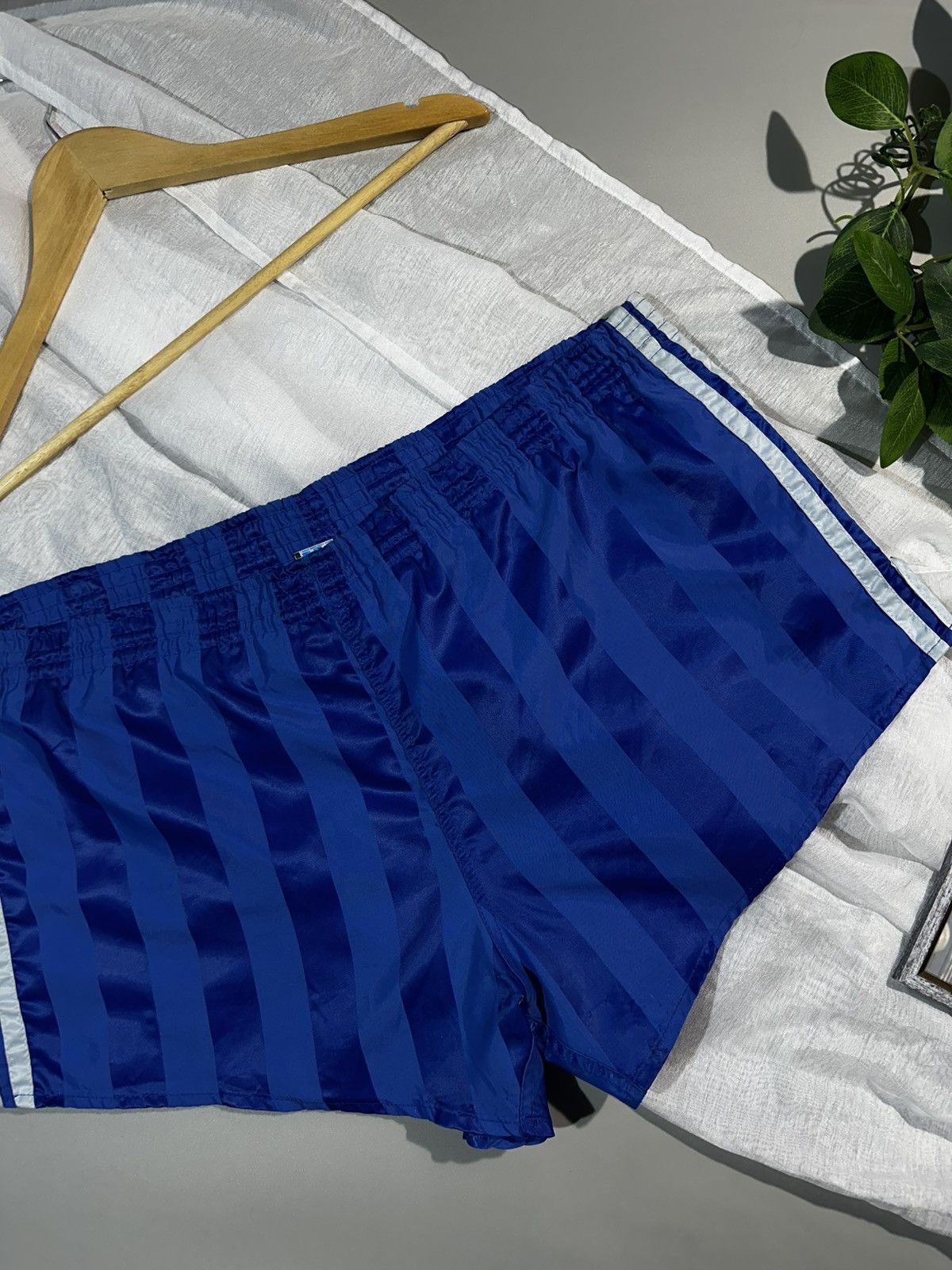 Adidas Vtg 70s Adidas Pinstripe Sprinter Shorts West in Germany Size US 34 / EU 50 - 2 Thumbnail