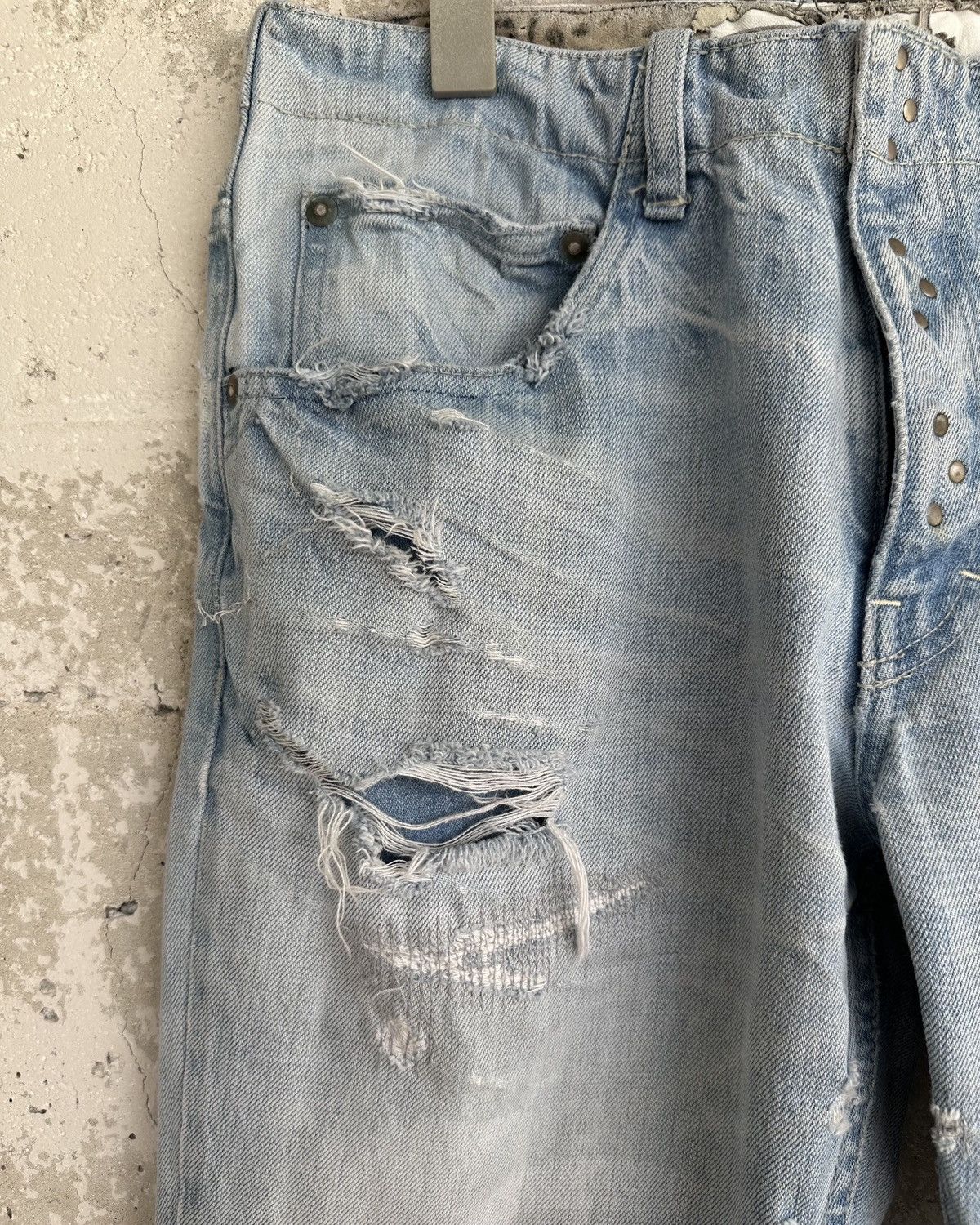 Isamu Katayama Backlash Isamu Katayama Backlash ‘Leather Repair’ Distressed Denim Size US 31 - 5 Thumbnail