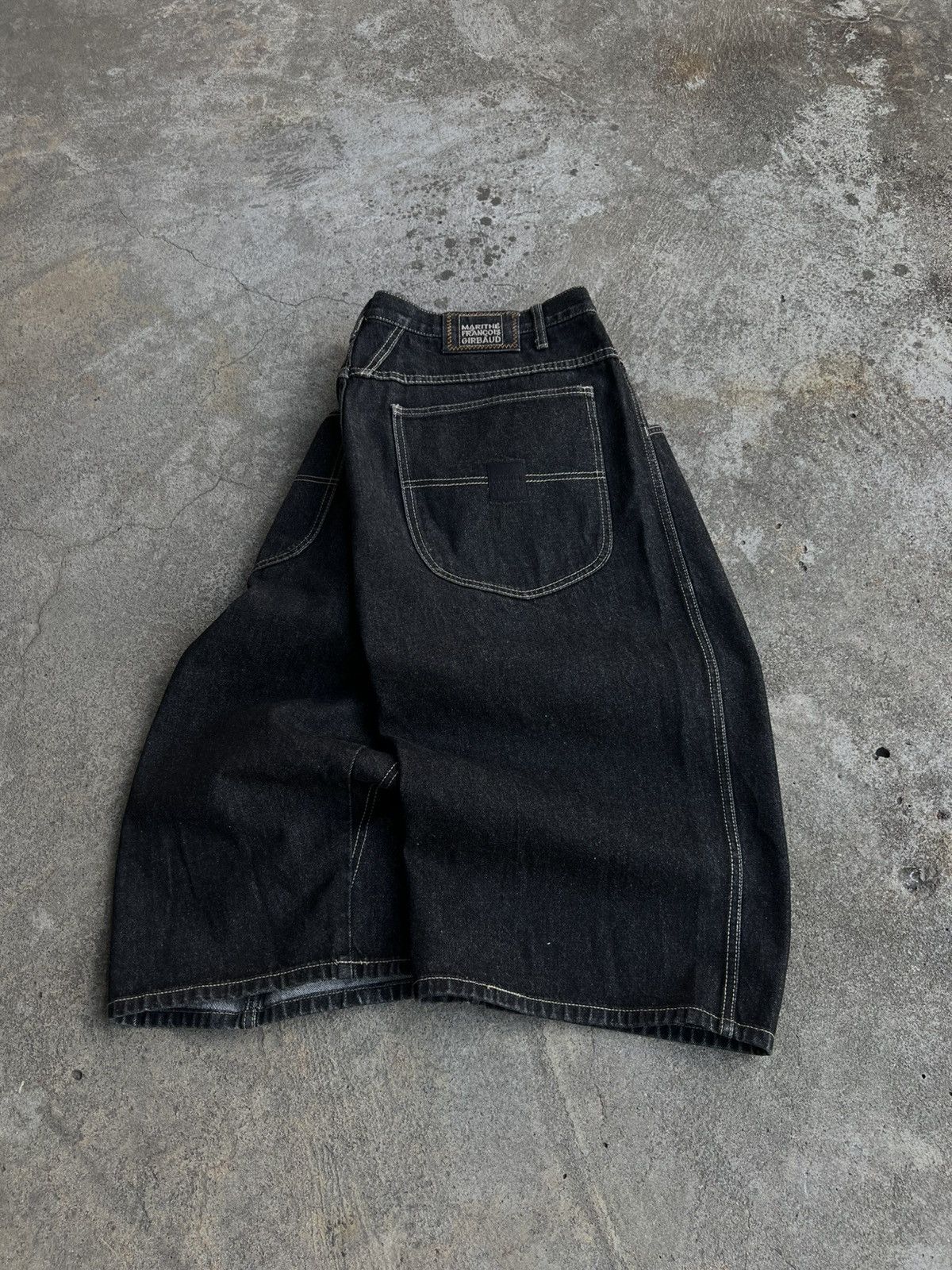 Marithe + Francois Girbaud Crazy Vintage Marithe + Francois Girbaud Baggy Fig Rap Short Size US 36 / EU 52 - 1 Thumbnail