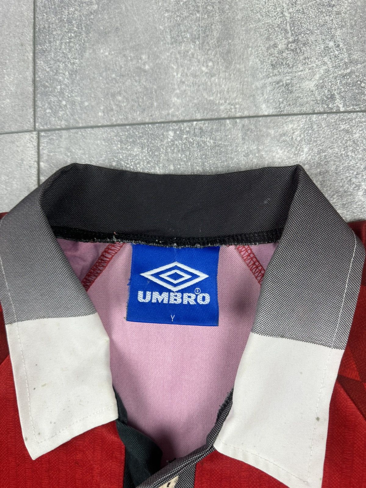 Umbro Umbro Manchester United 1996/98 Home Soccer Jersey Size US XS / EU 42 / 0 - 13 Thumbnail